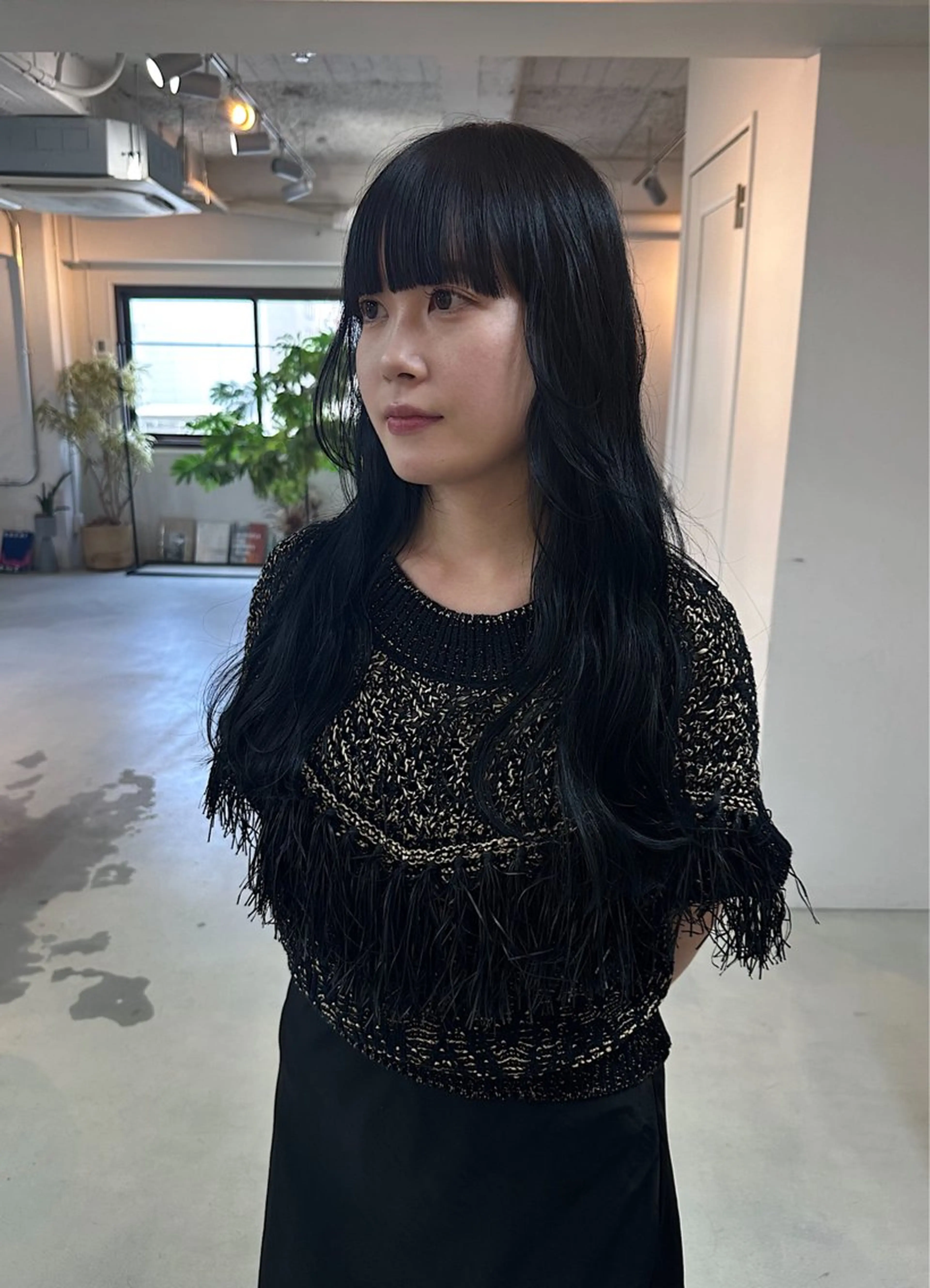 ロング カラー 黒髪 ブルーカラー ブルーブラック 竹中 彩音のヘアスタイル