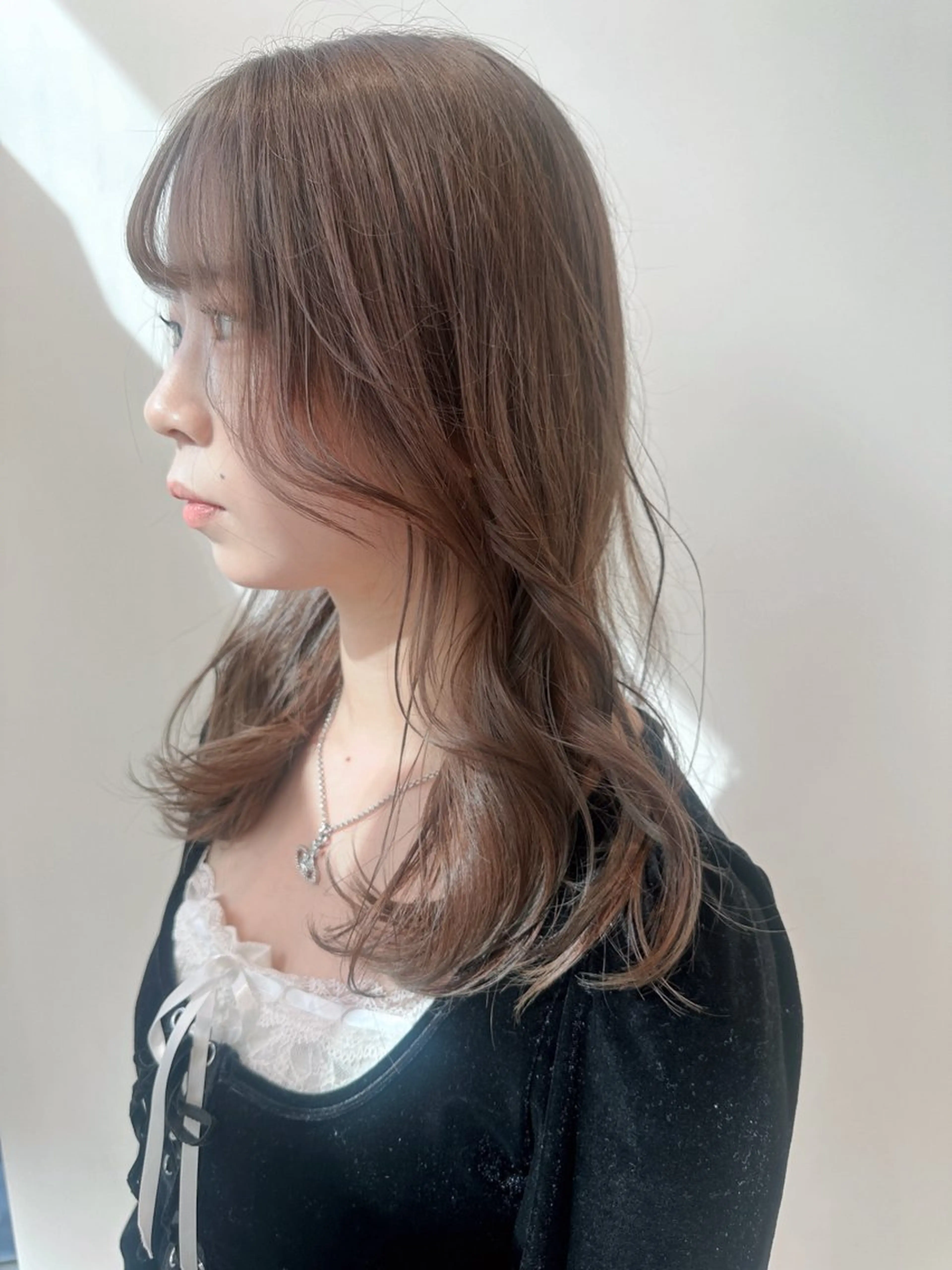 セミロング カラー ベージュカラー カット ヘアカラー 小顔レイヤー/ ベージュ🤍Rieのヘアスタイル