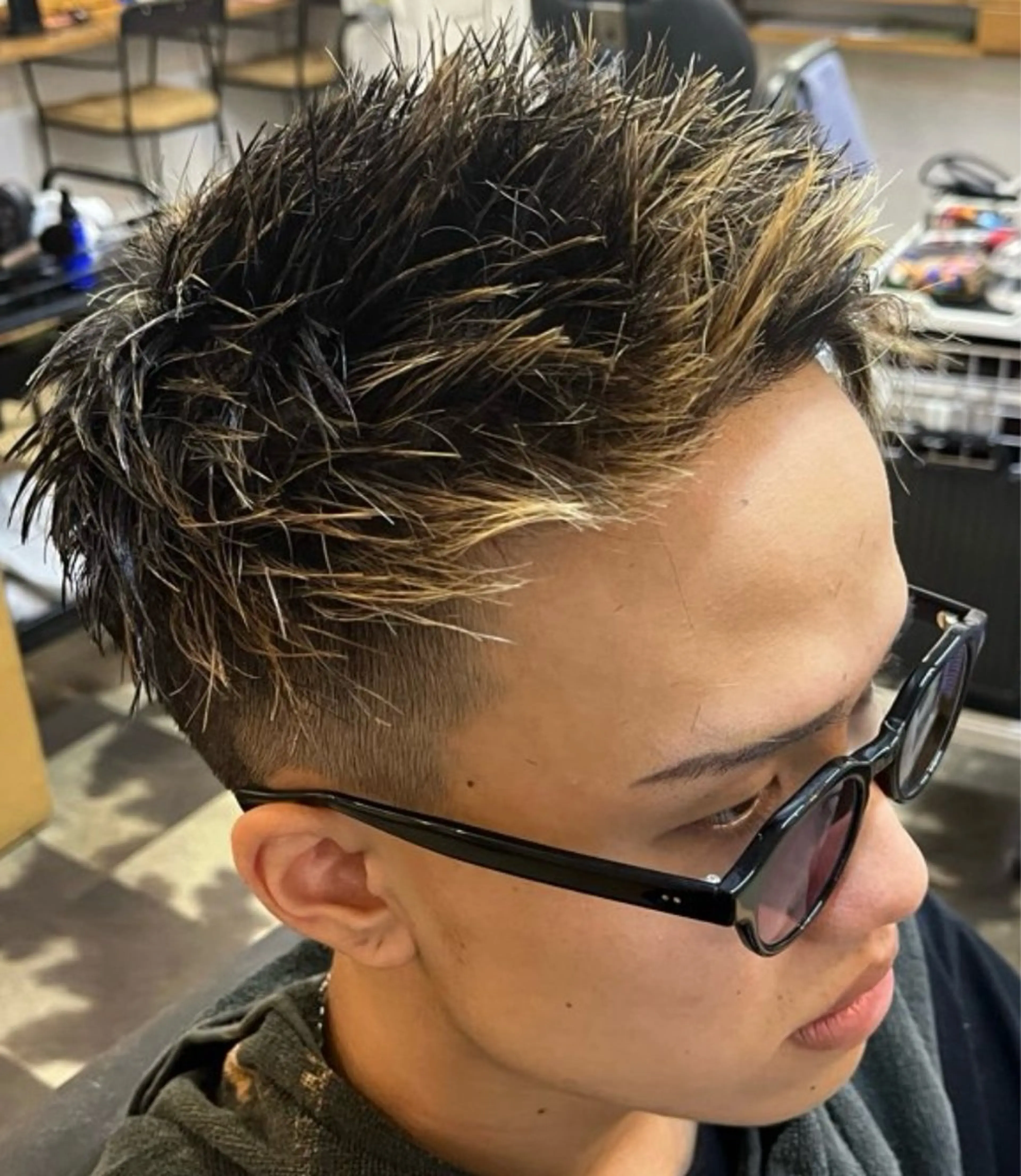 メンズ モヒカン カット 市道 翼のヘアスタイル