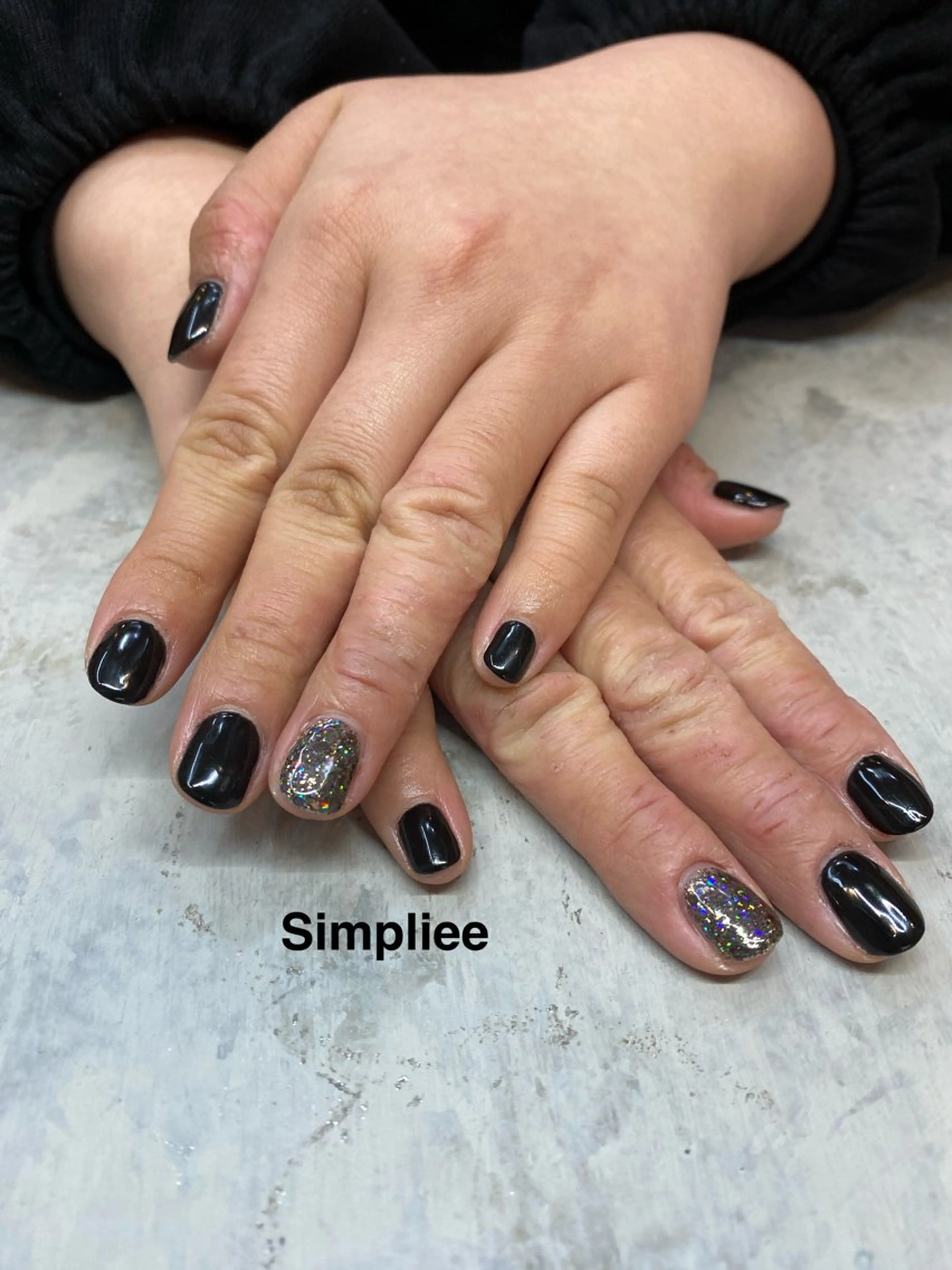 ネイル シンプリーワン 渋谷店🪄MOENAのネイルデザイン