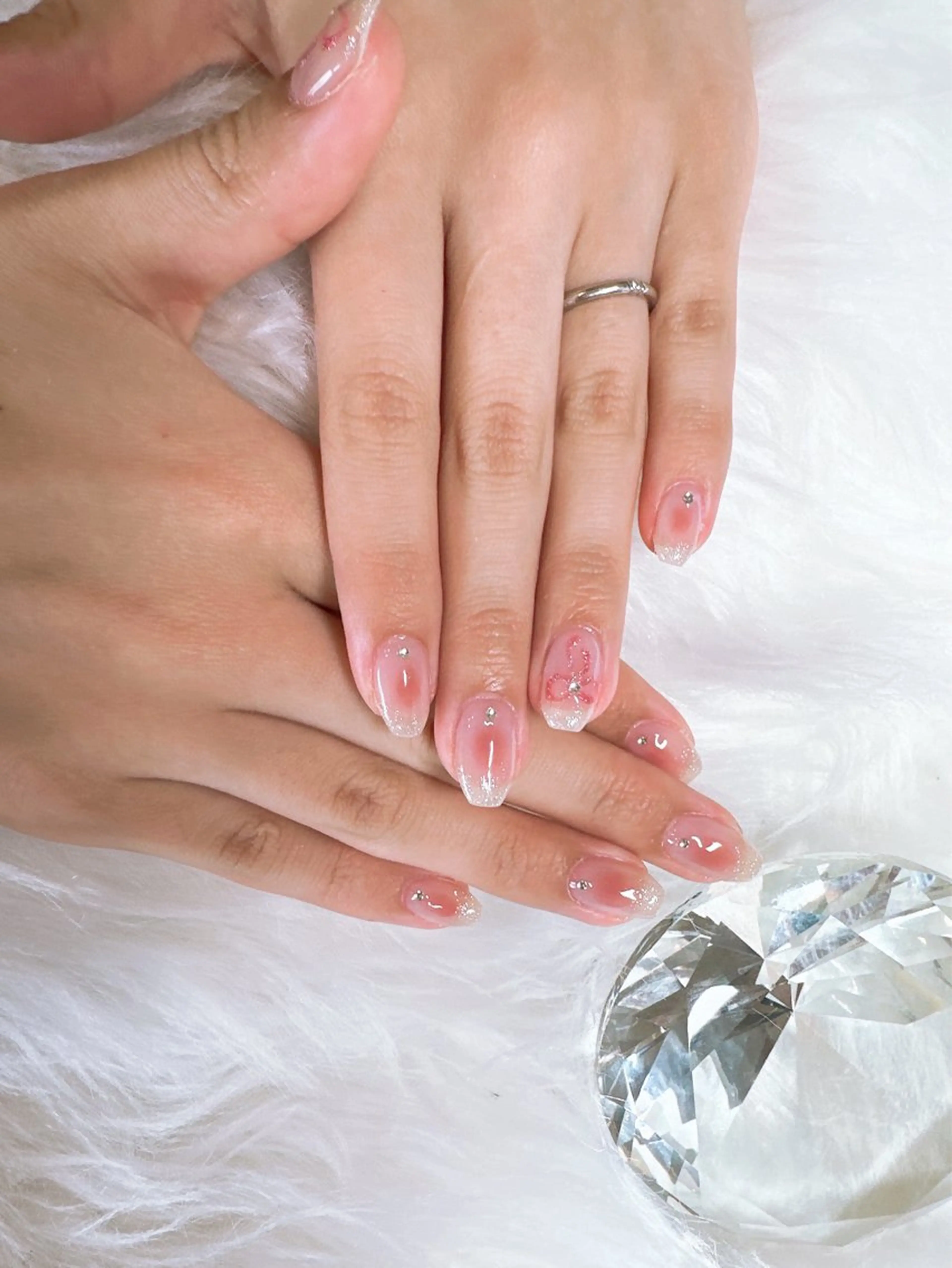 ネイル チークネイル リボン nail salon OnRのネイルデザイン