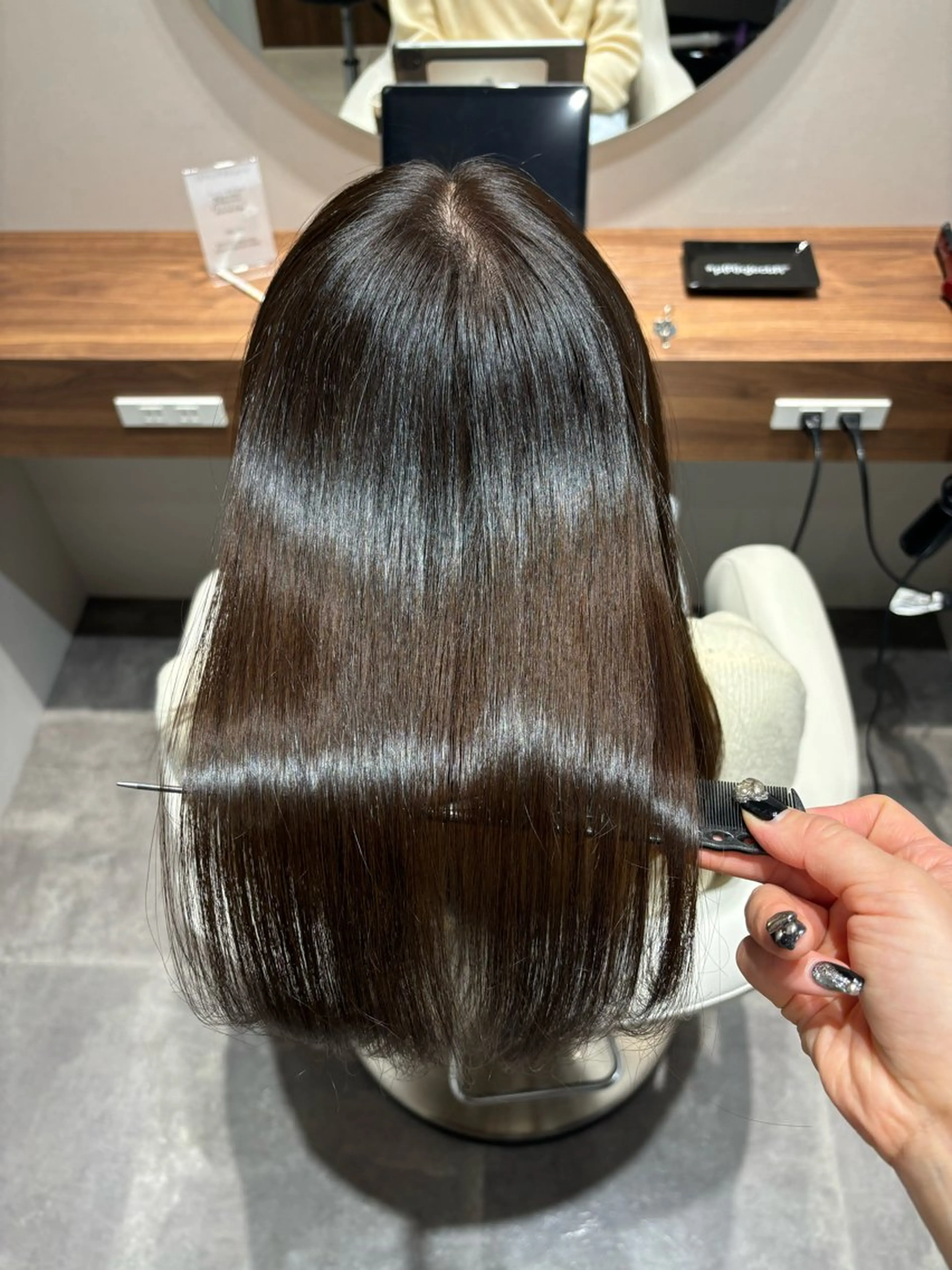 セミロング ヘアカラー トリートメント 美髪ヘア 🤍erikaのヘアスタイル