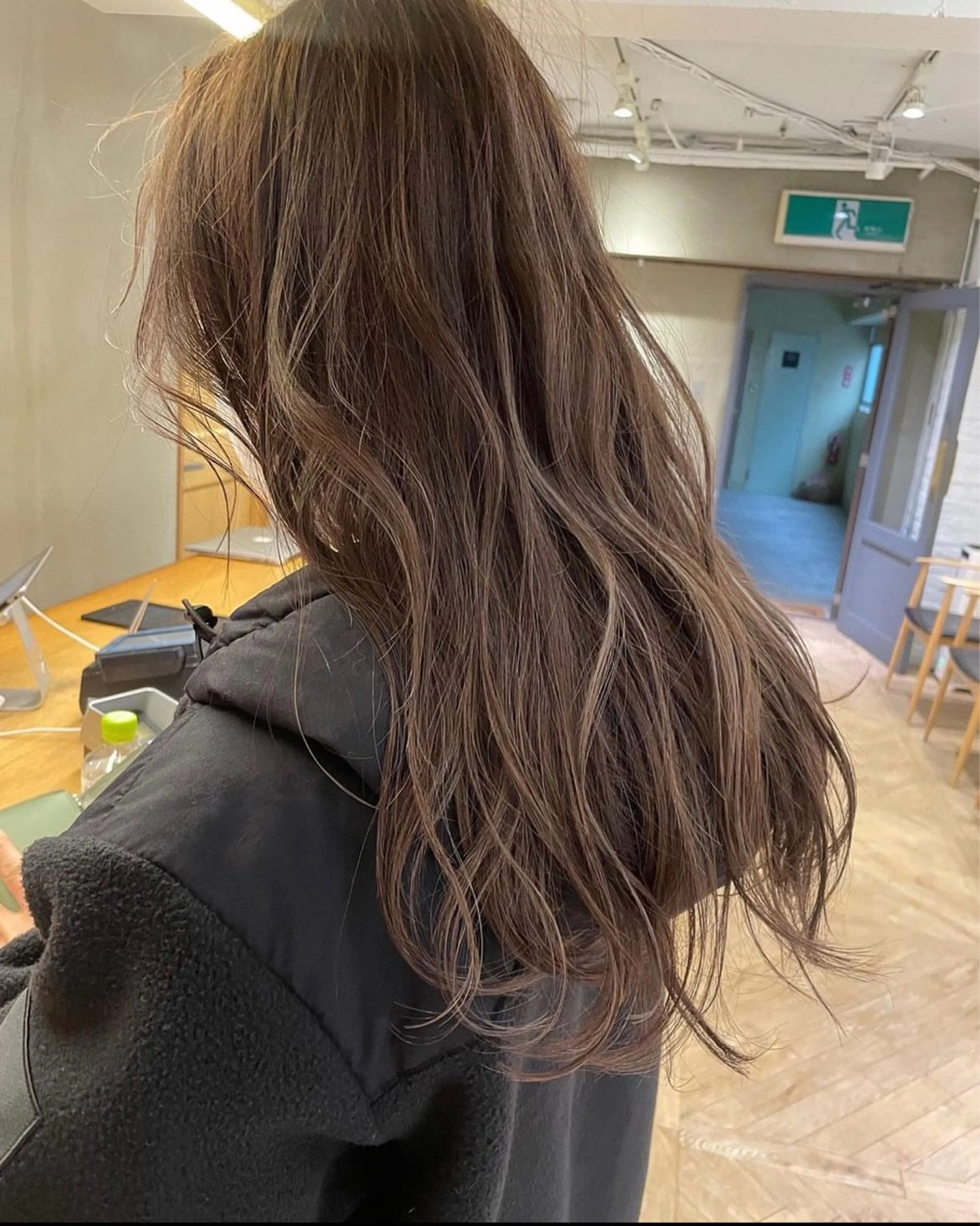 ロング アッシュ 似合わせレイヤー ＆透明感カラーのヘアスタイル