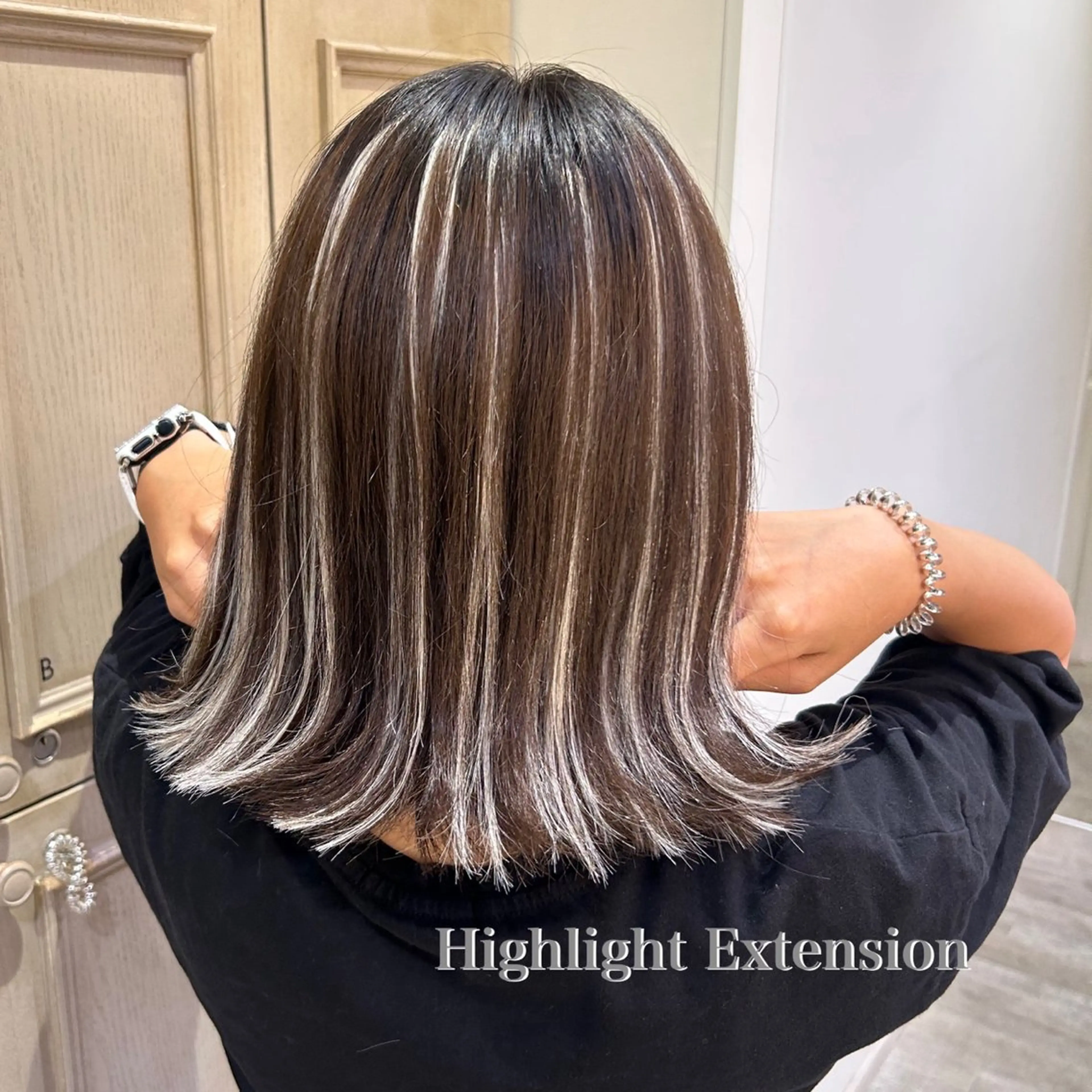 ミディアム エクステ ミユ🎀エクステ 🎨デザインカラーのヘアスタイル