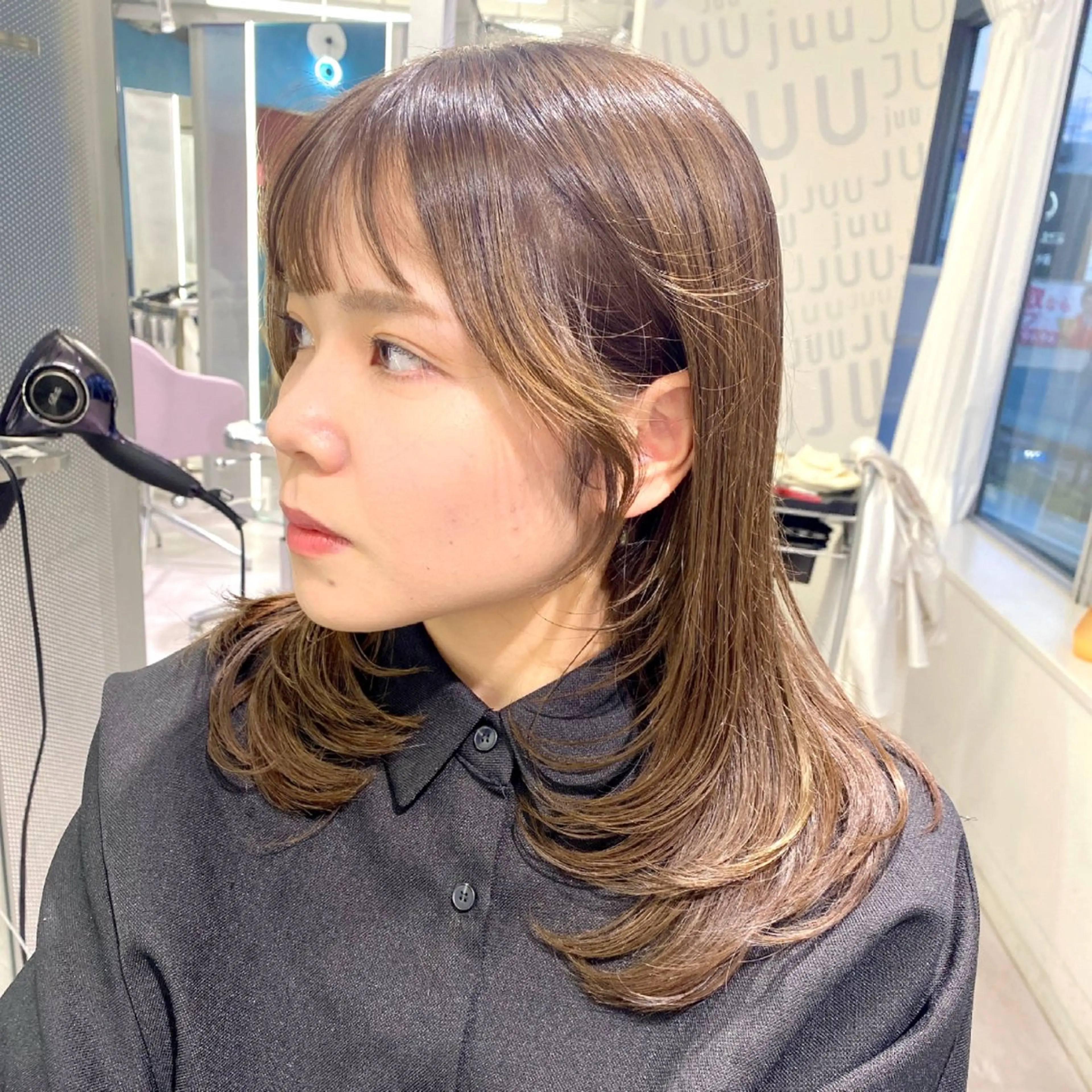 セミロング レイヤーカット カット ヘアカラー 森 隆秀/韓国ヘアのヘアスタイル