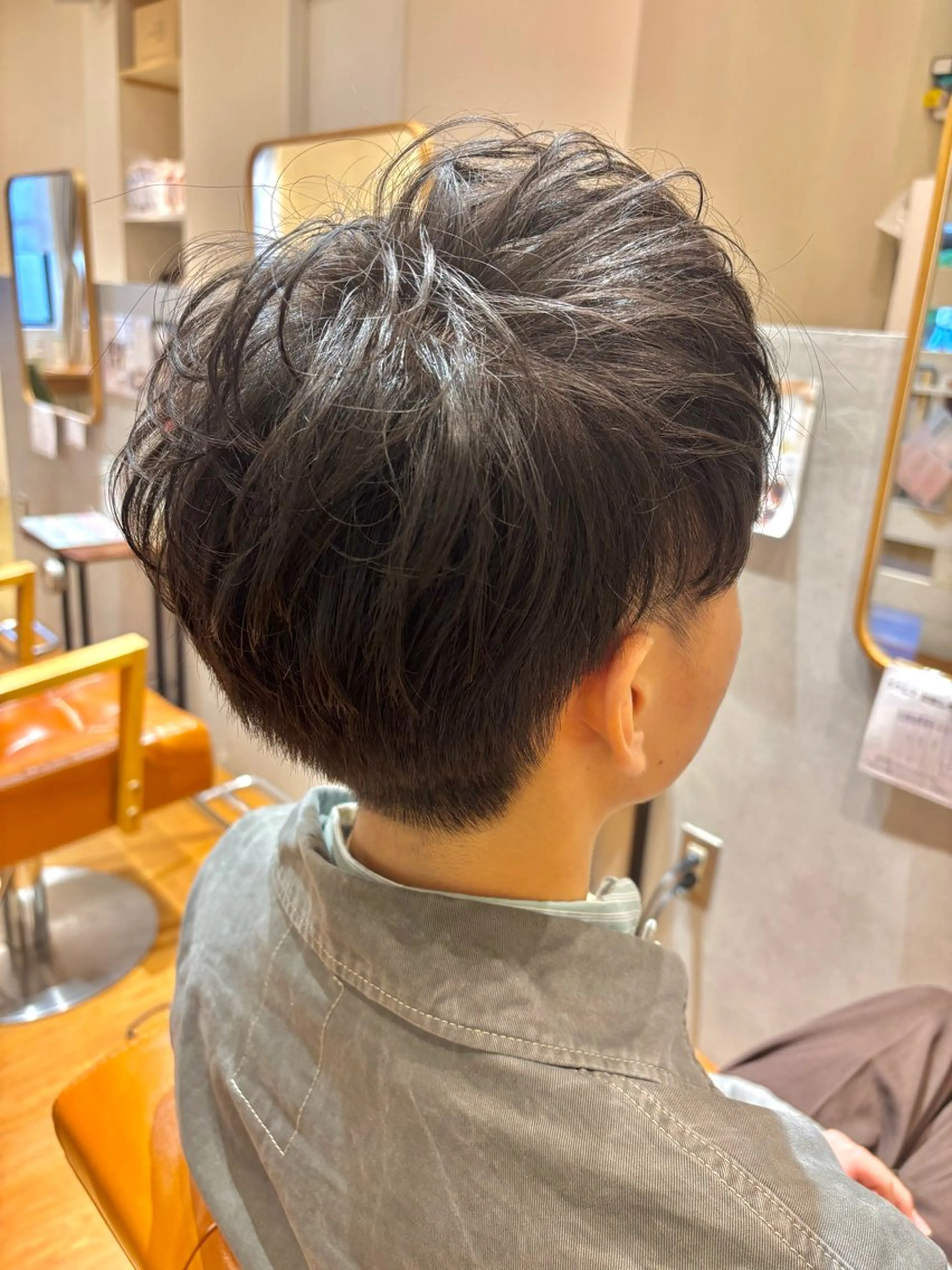 ショート パーマ メンズ カット 秋野 遥のヘアスタイル