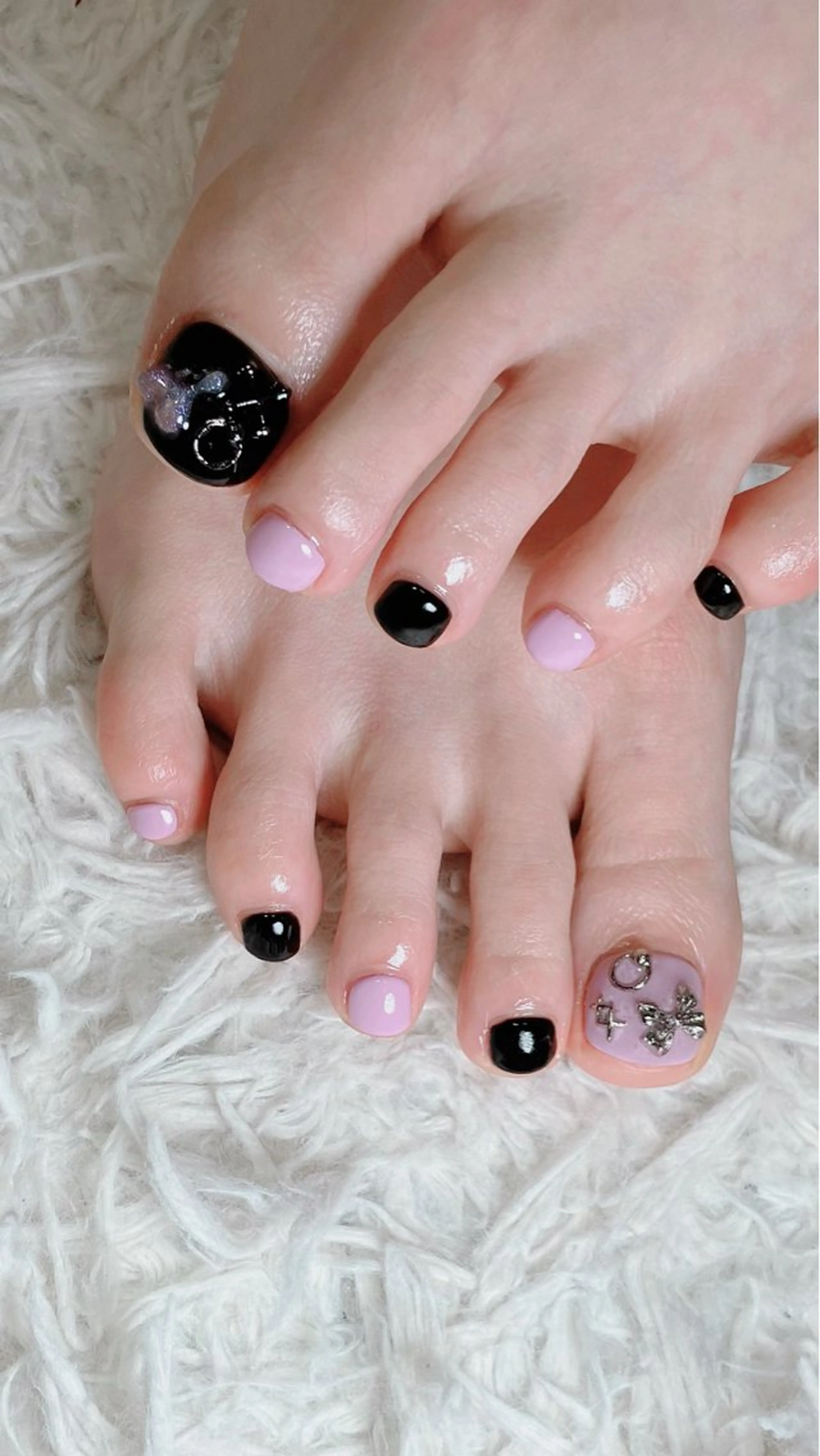 ネイル フットネイル shino🌟 痛ネイルのネイルデザイン