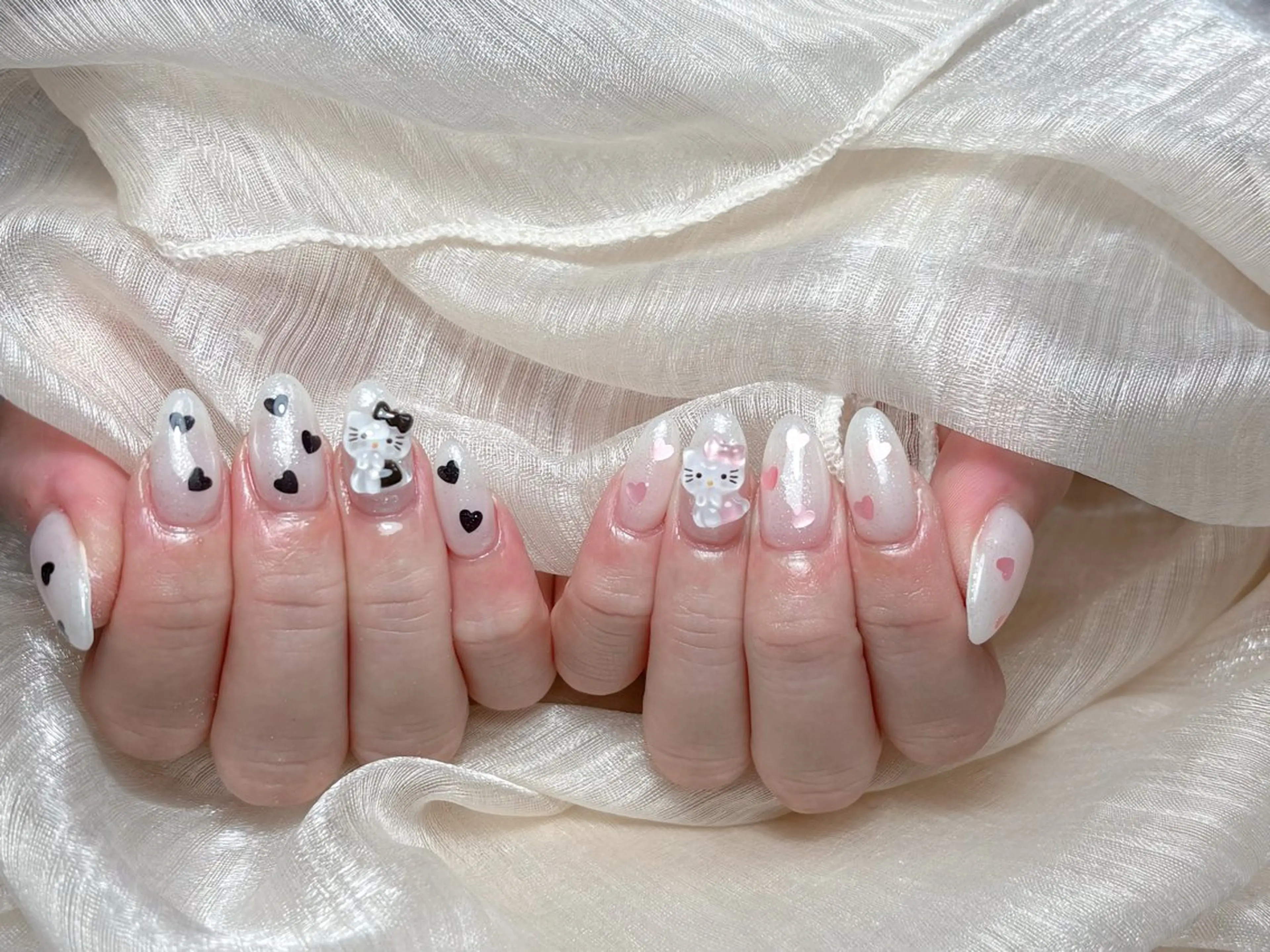 ネイル オーロラネイル チークネイル フレンチネイル ジェルネイル ガラスフレンチ ハンドネイル Nail Jolie所属・Nail Jolieのネイルデザイン