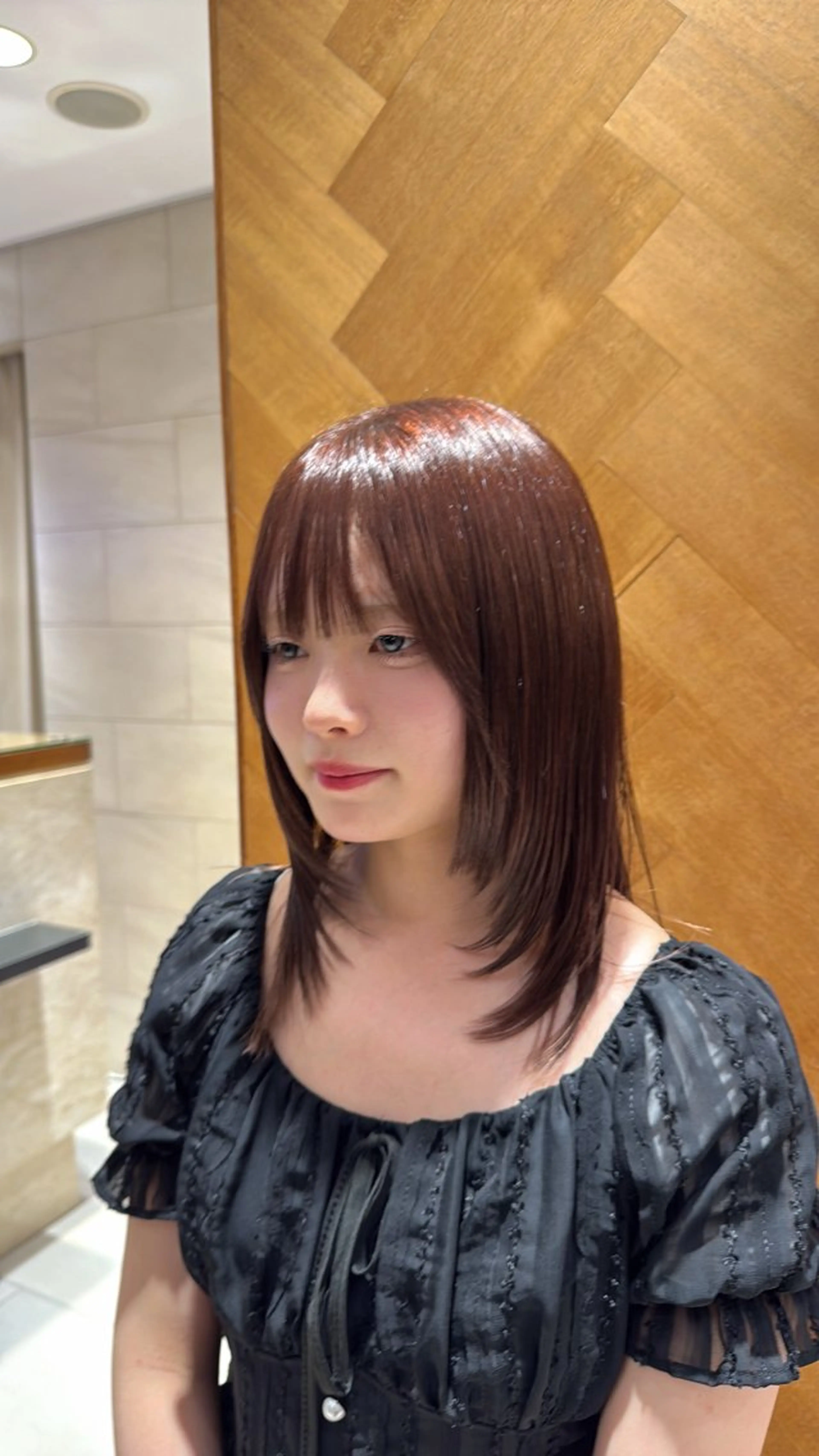 ミディアム カラー 顔周りカット レイヤーカット カット ヘアカラー 艶カラー/ ボブカット /羅七のヘアスタイル