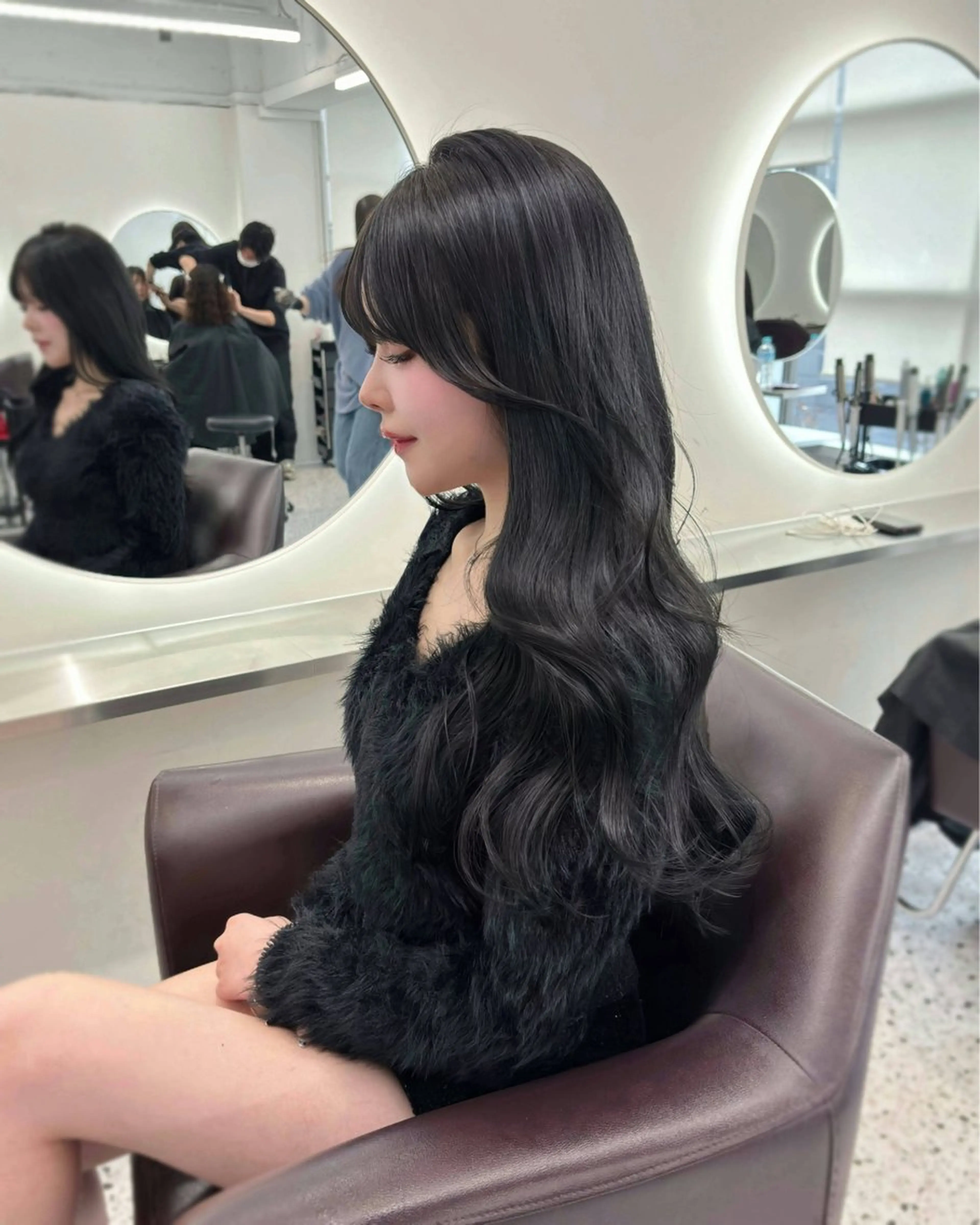 ミディアム カラー パーマ ヘアアレンジ ダークグレー ダークグレージュ グレージュ くびれヘア 🌸グレージュ/ ベージュ🌸yutaのヘアスタイル