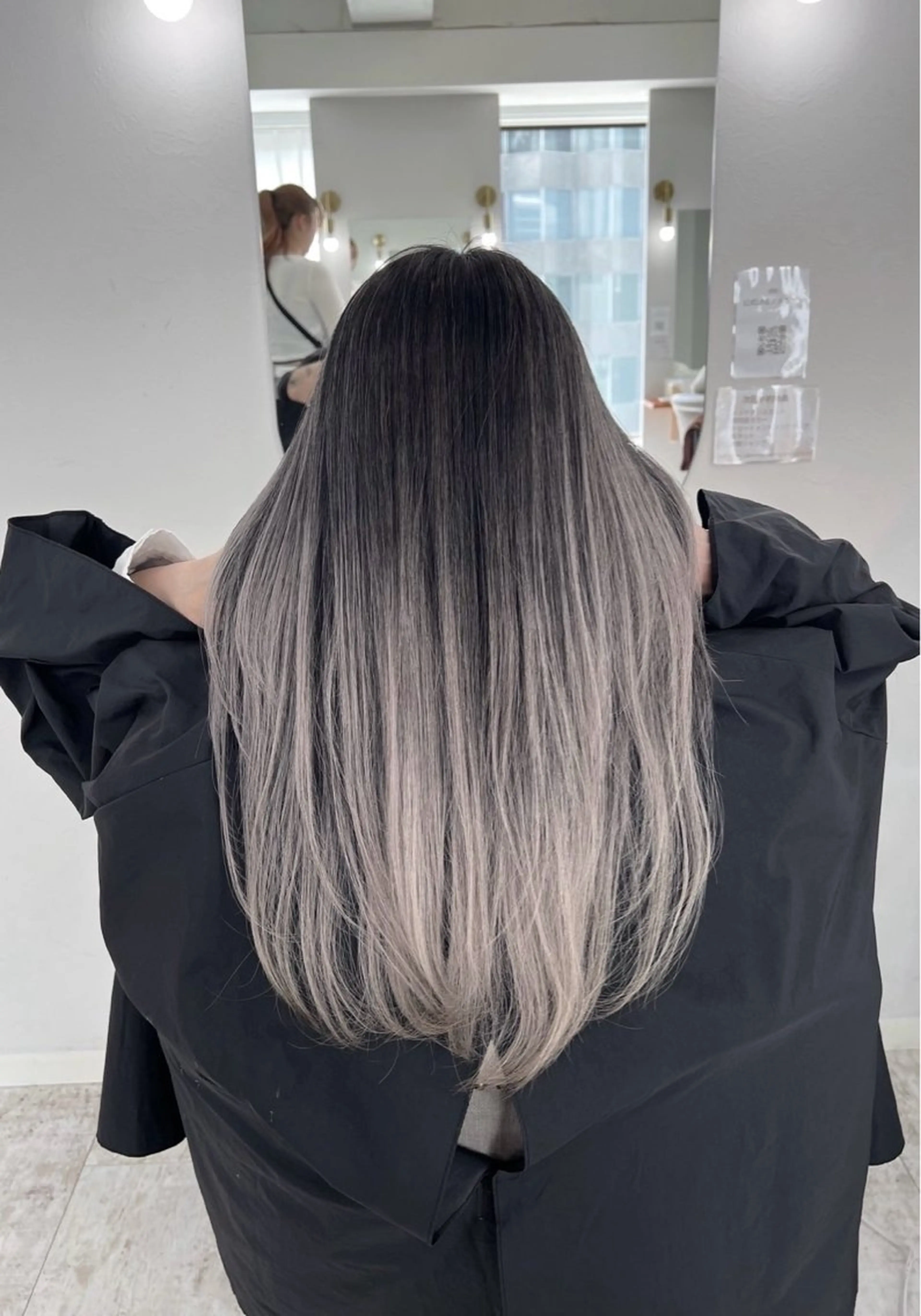 ロング カラー バレイヤージュ シルバー ホワイトシルバー レイヤーカット ヘアカラー トリートメント 指名数No.1 /NAOYAのヘアスタイル