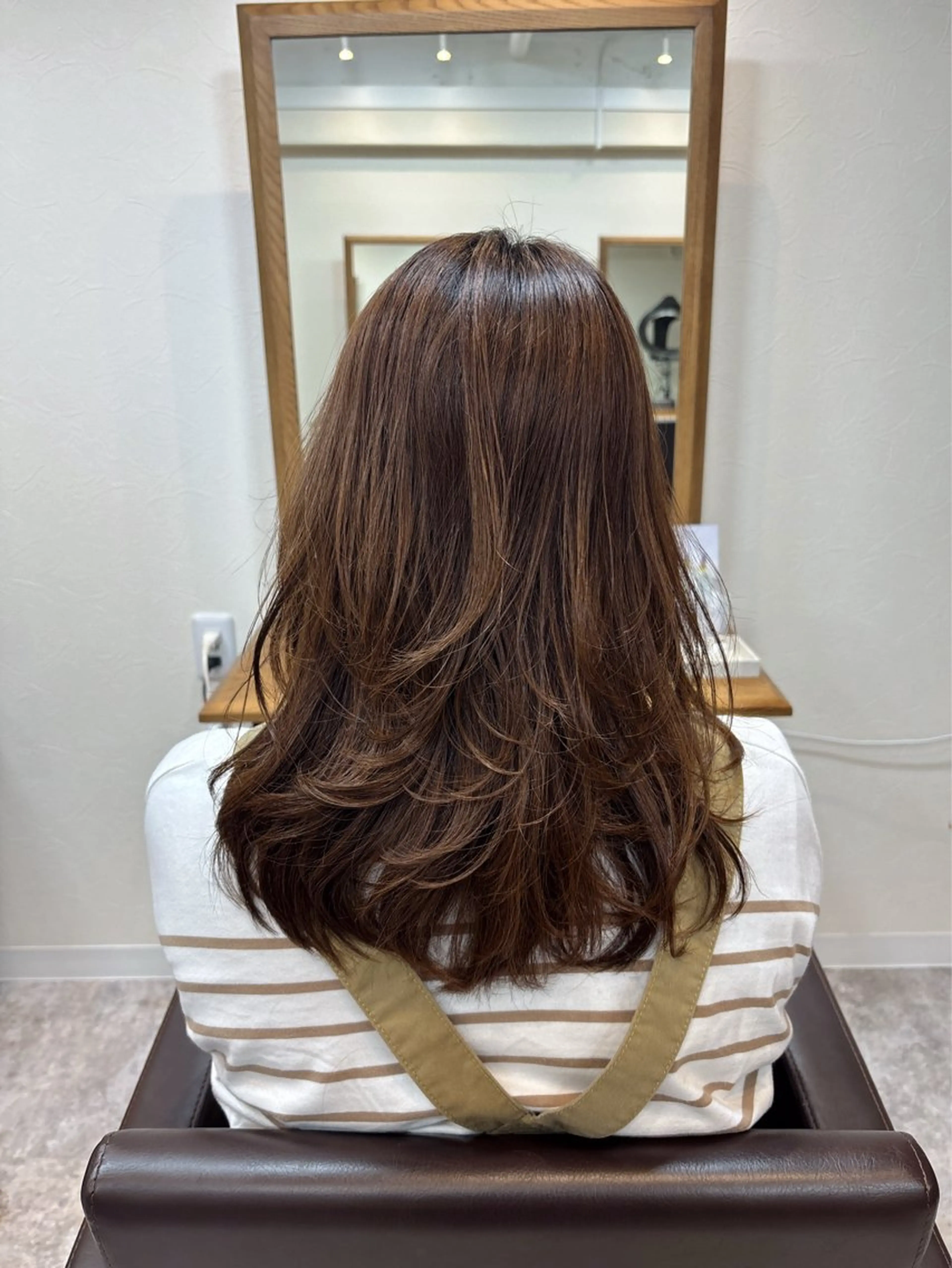 ミディアム カラー 篠崎 加奈のヘアスタイル