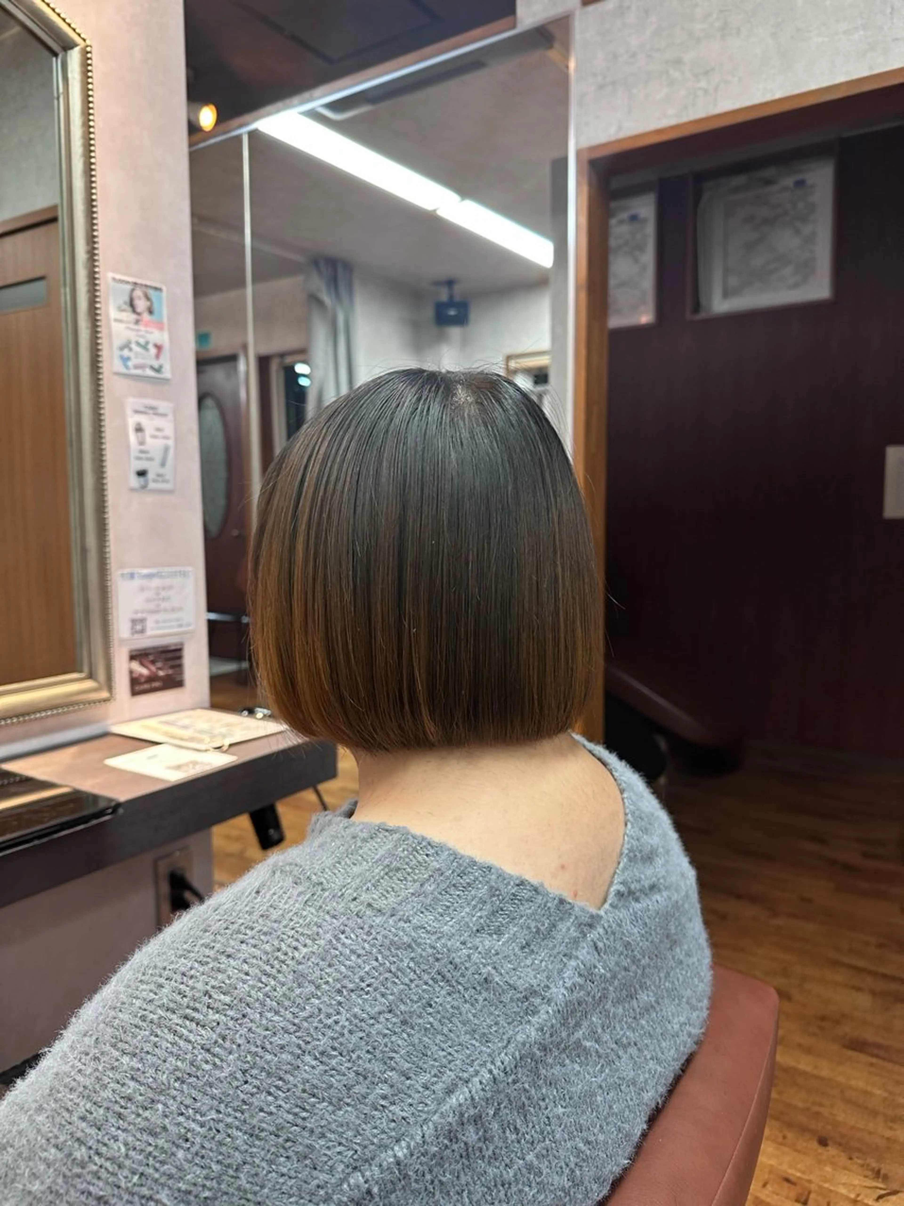 ミディアム ボブ 手塚 菜々美のヘアスタイル