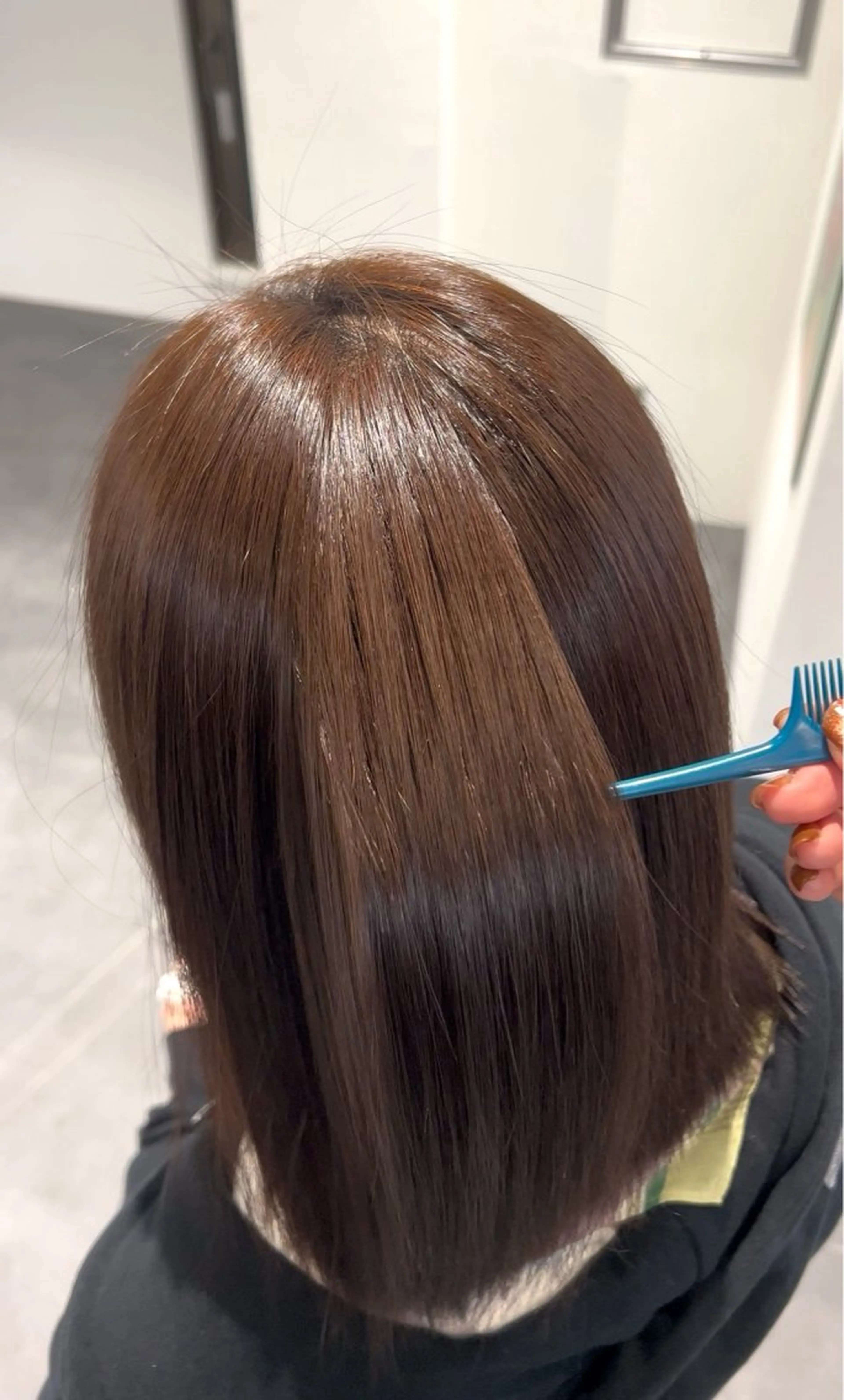 ミディアム 縮毛矯正 HIKARI ブリーチ/ハイトーンのヘアスタイル