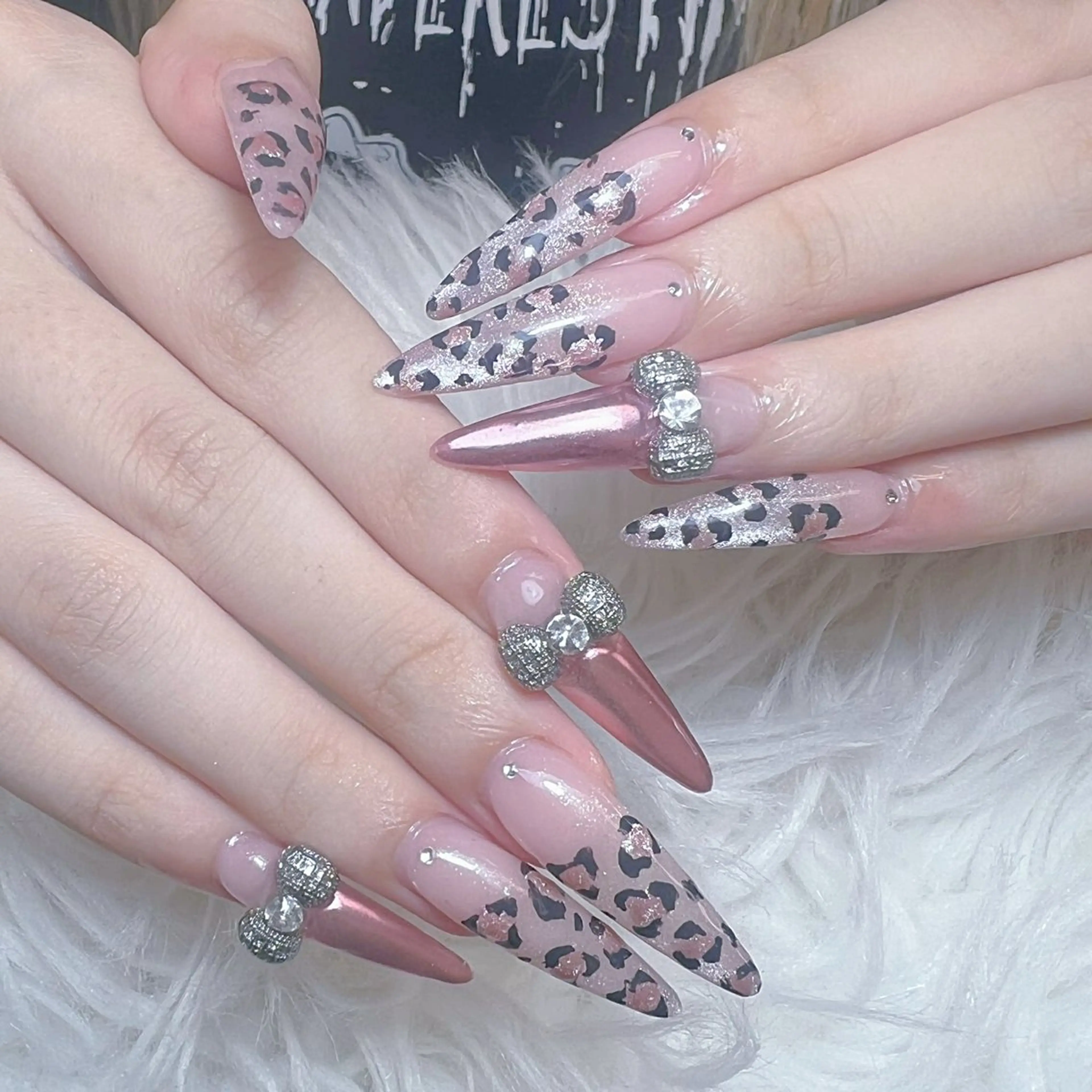 ネイル アートネイル オーロラネイル チークネイル 長さ出し フットネイル Miya _nailのネイルデザイン