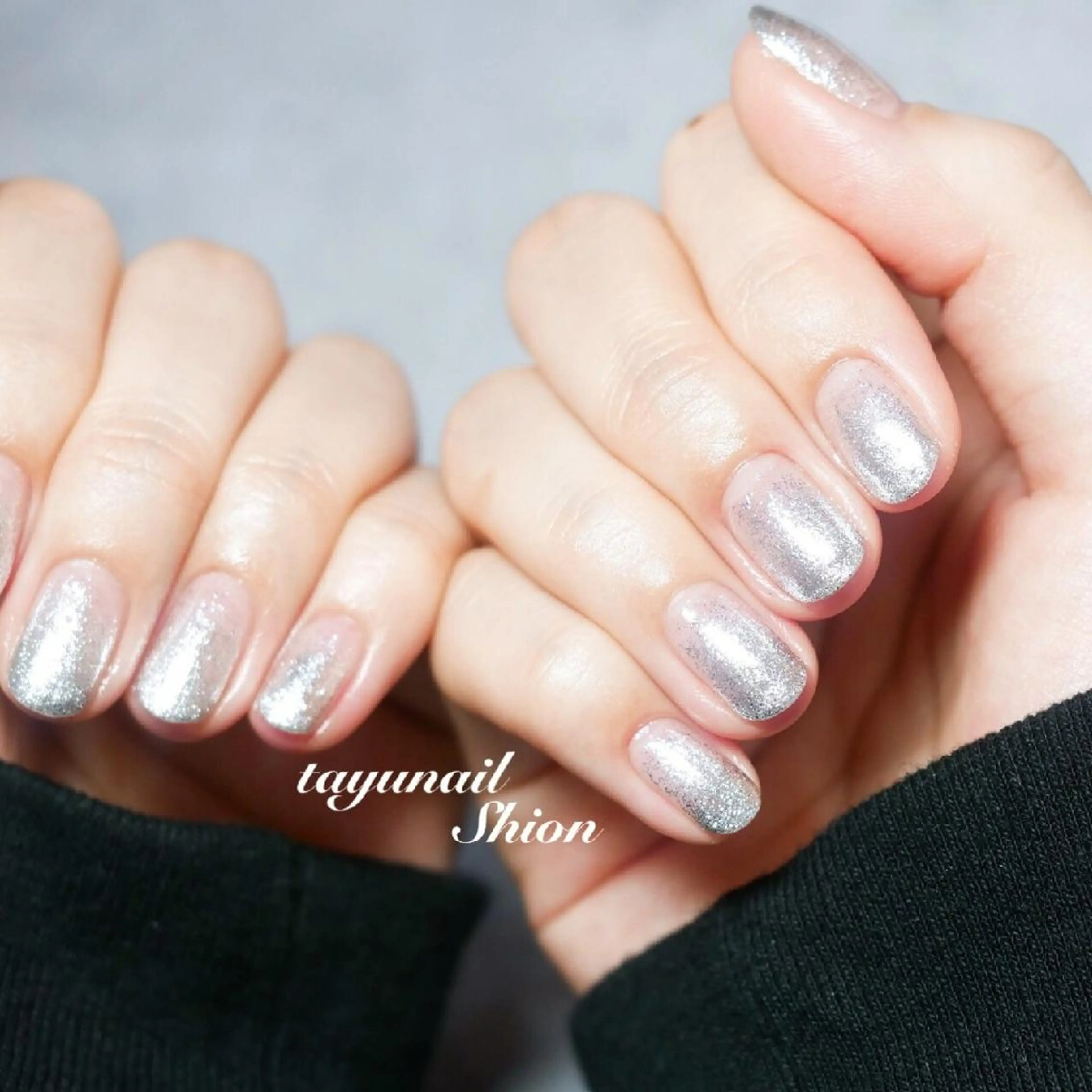 ネイル ブルー ジェルネイル グラデーション パラジェル シルバー ネイルサロン 【たゆnail】のネイルデザイン