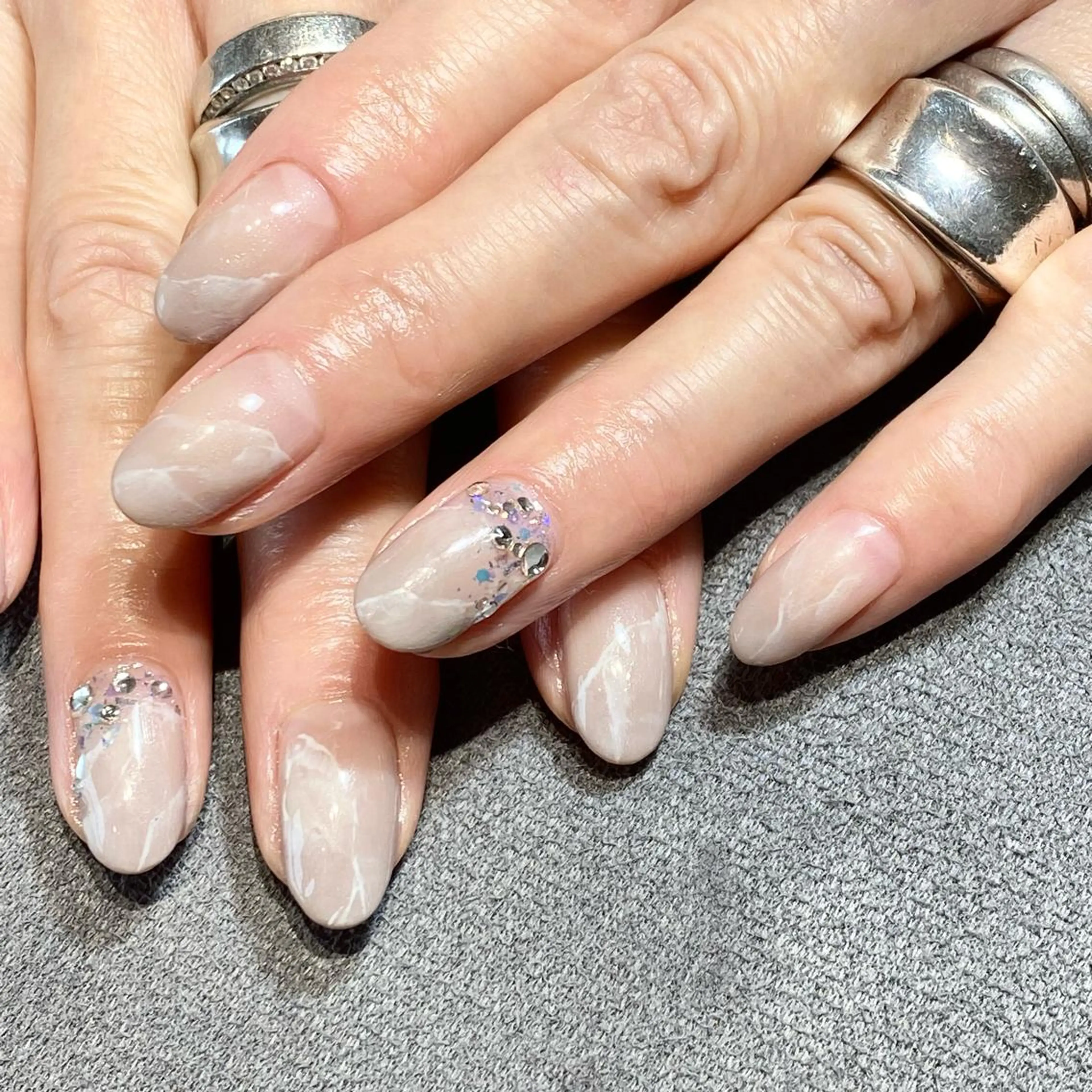 ネイル Flore (フロール)の眉毛・アイブロウイメージ