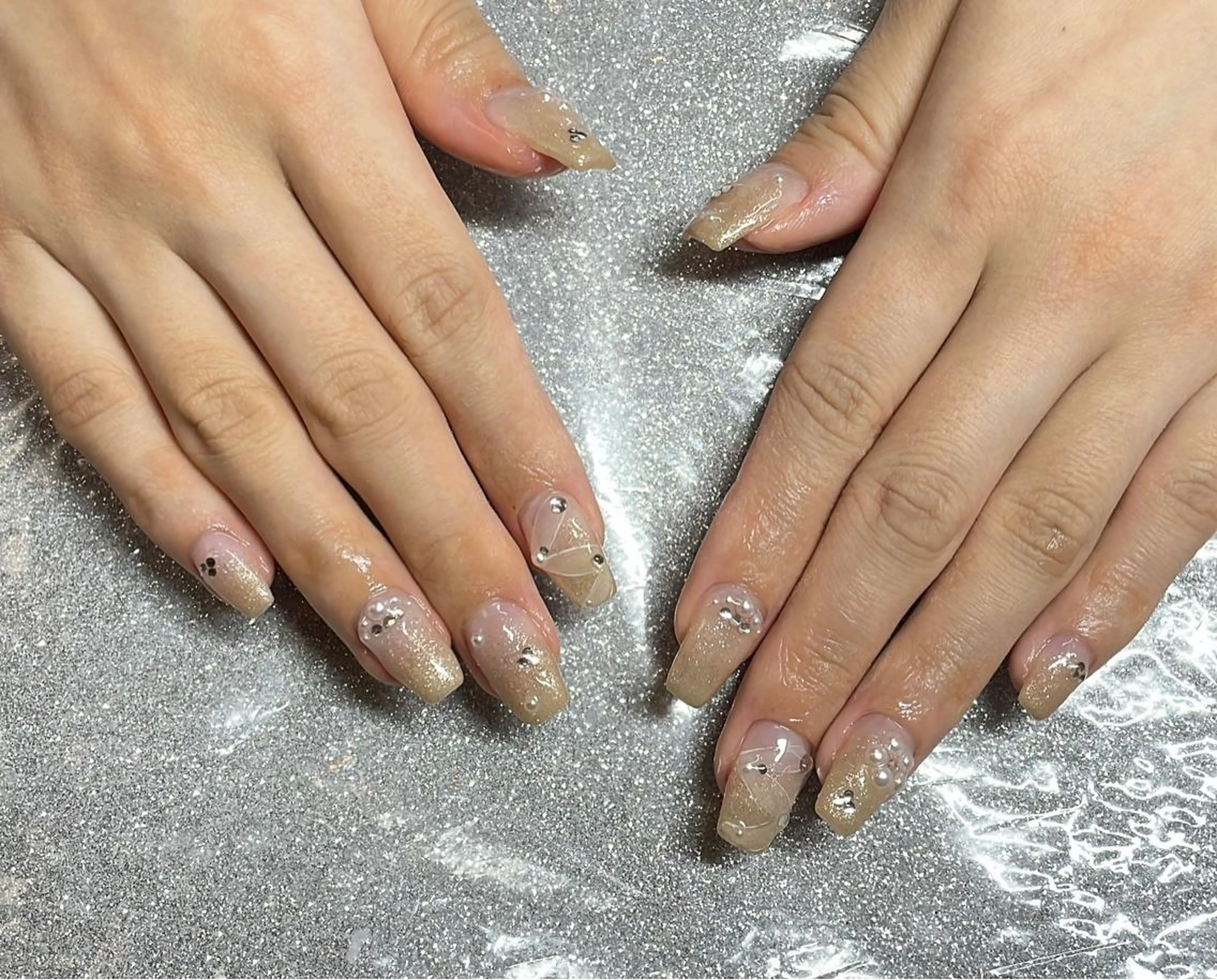 ネイル ハンドネイル VIERU 🌈🎀💖のネイルデザイン