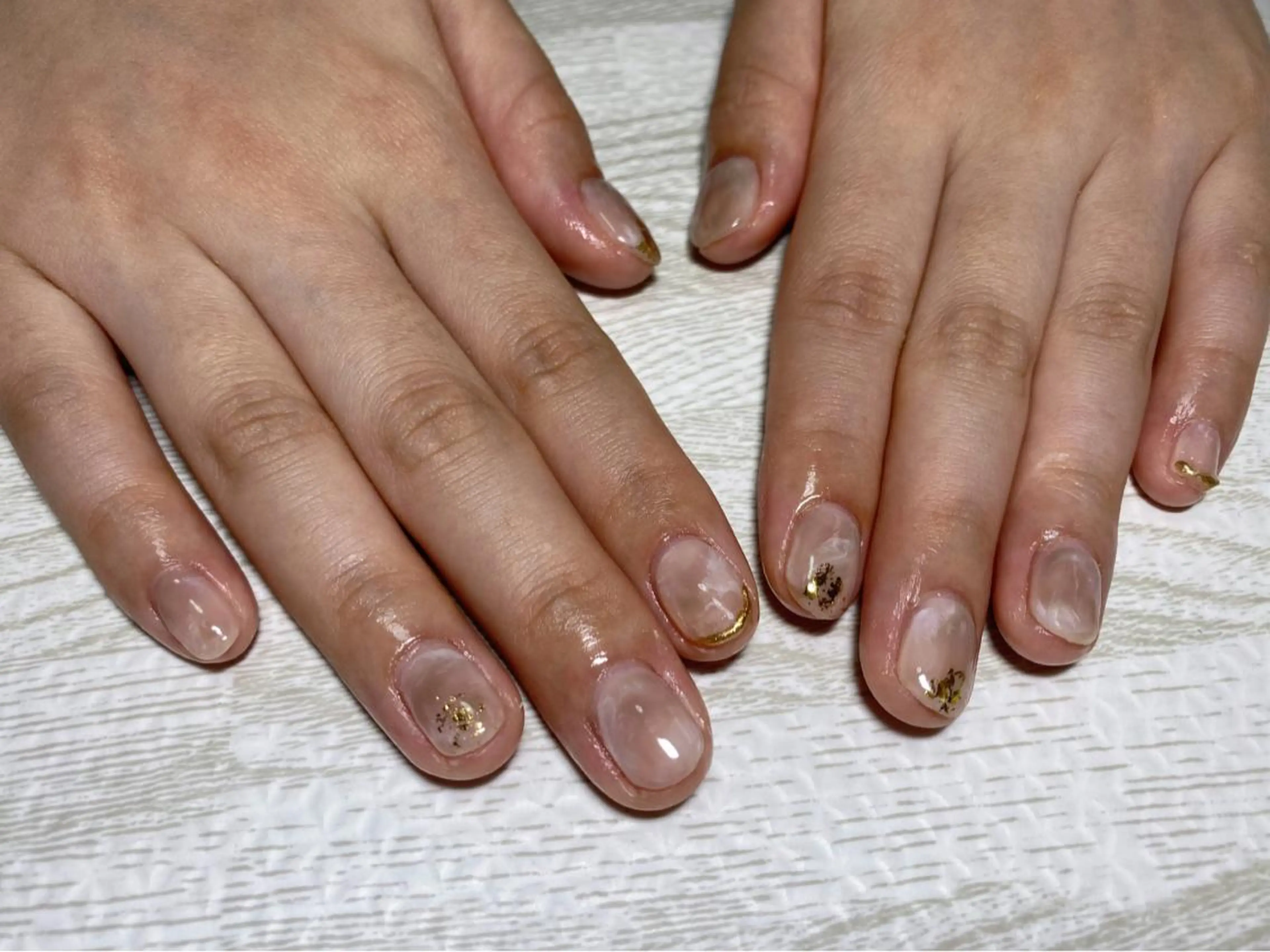 ネイル ニュアンスネイル ハンドネイル Ulu Nail 🌱MOMOKAのネイルデザイン