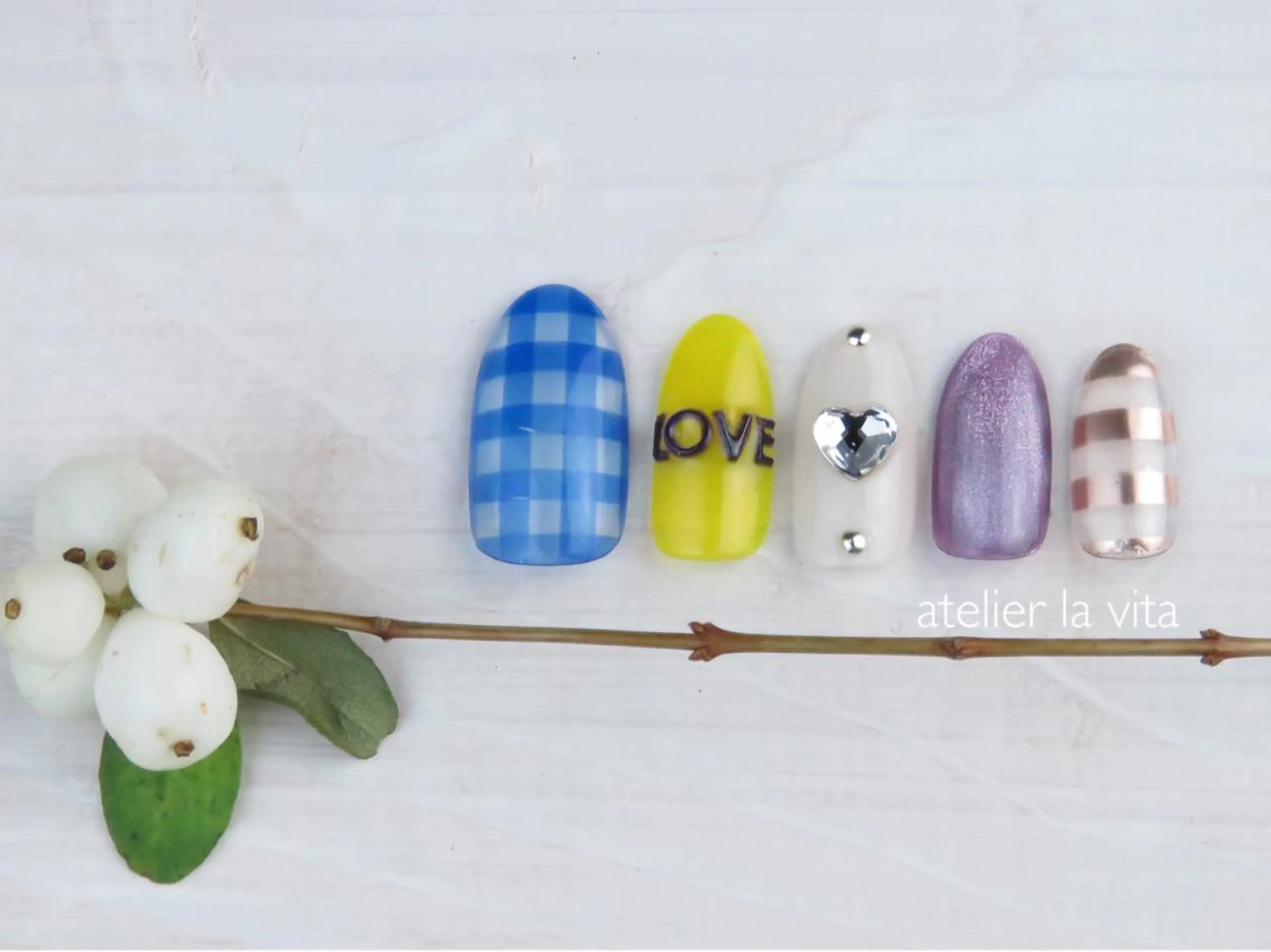 ネイル クリアネイル フレンチネイル ジェルネイル ハート マグネットネイル ハンドネイル lavita. mimuraのネイルデザイン