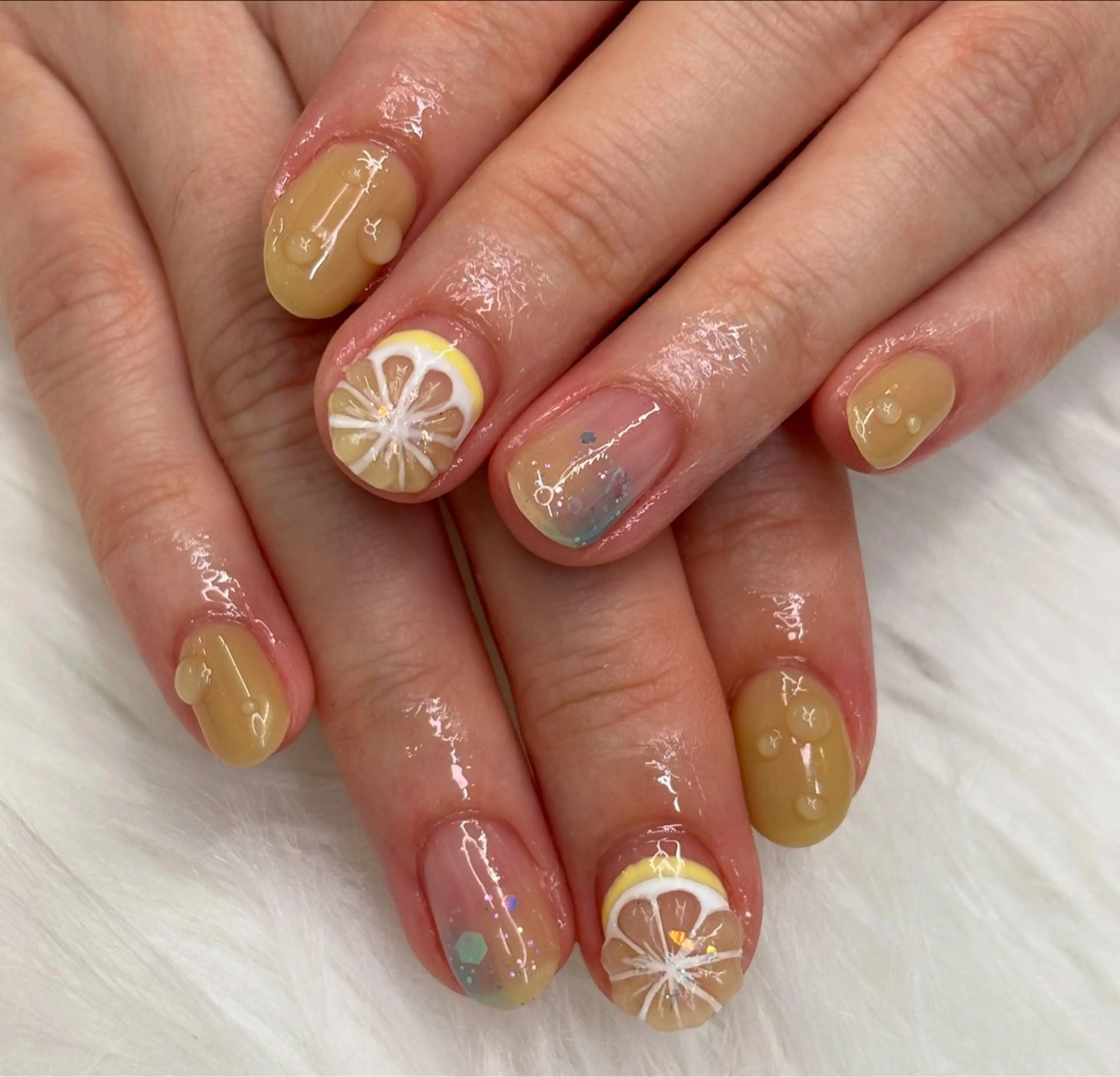 ネイル グラデーション ラメ(グリッター) 春ネイル 夏ネイル 冬ネイル ハンドネイル M Hのネイルデザイン