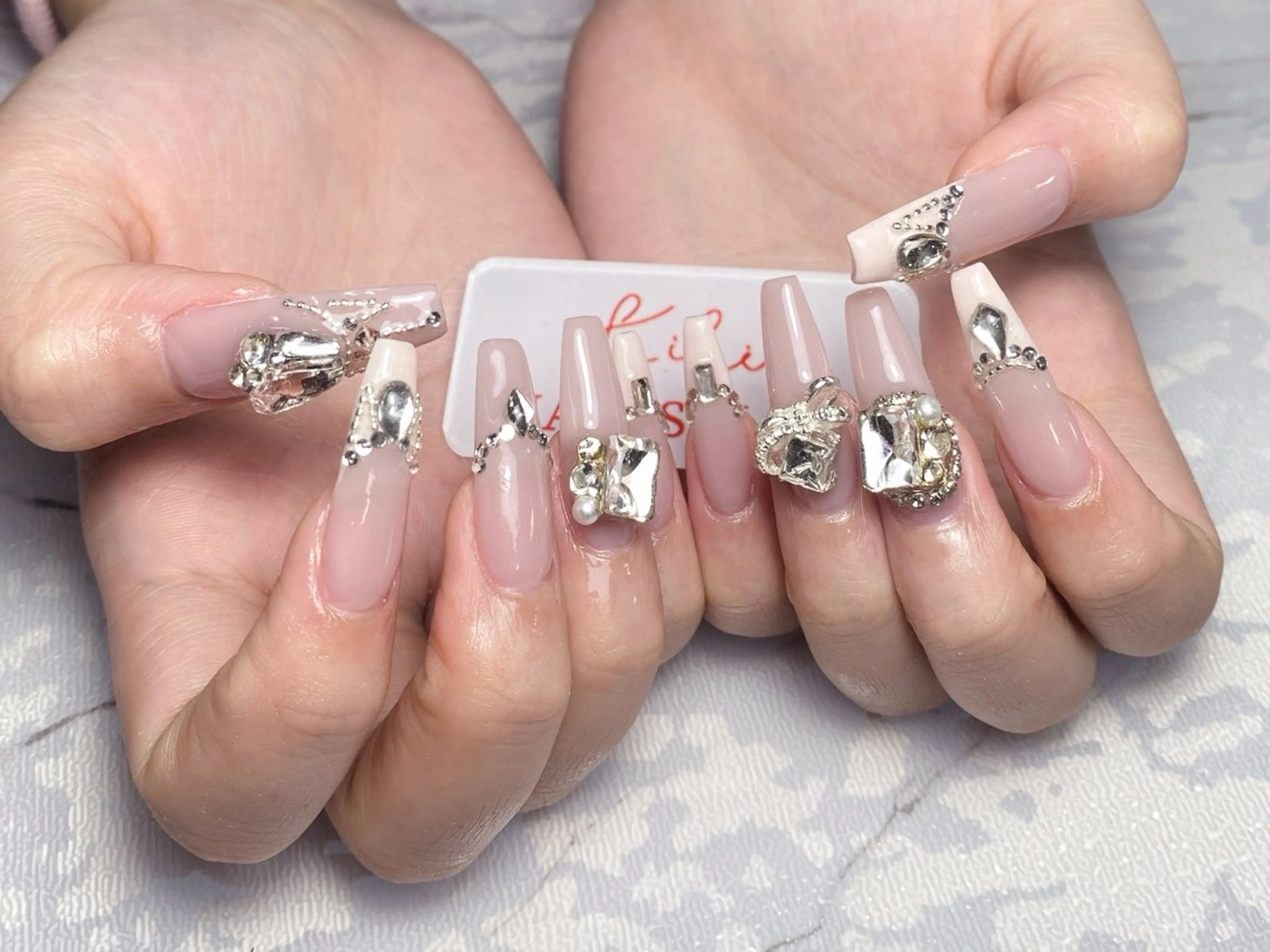 ネイル アートネイル フレンチネイル ジェルネイル グラデーション 韓国ネイル ハンドネイル ハンドケア さくら💮💮 【オフ無料】のネイルデザイン