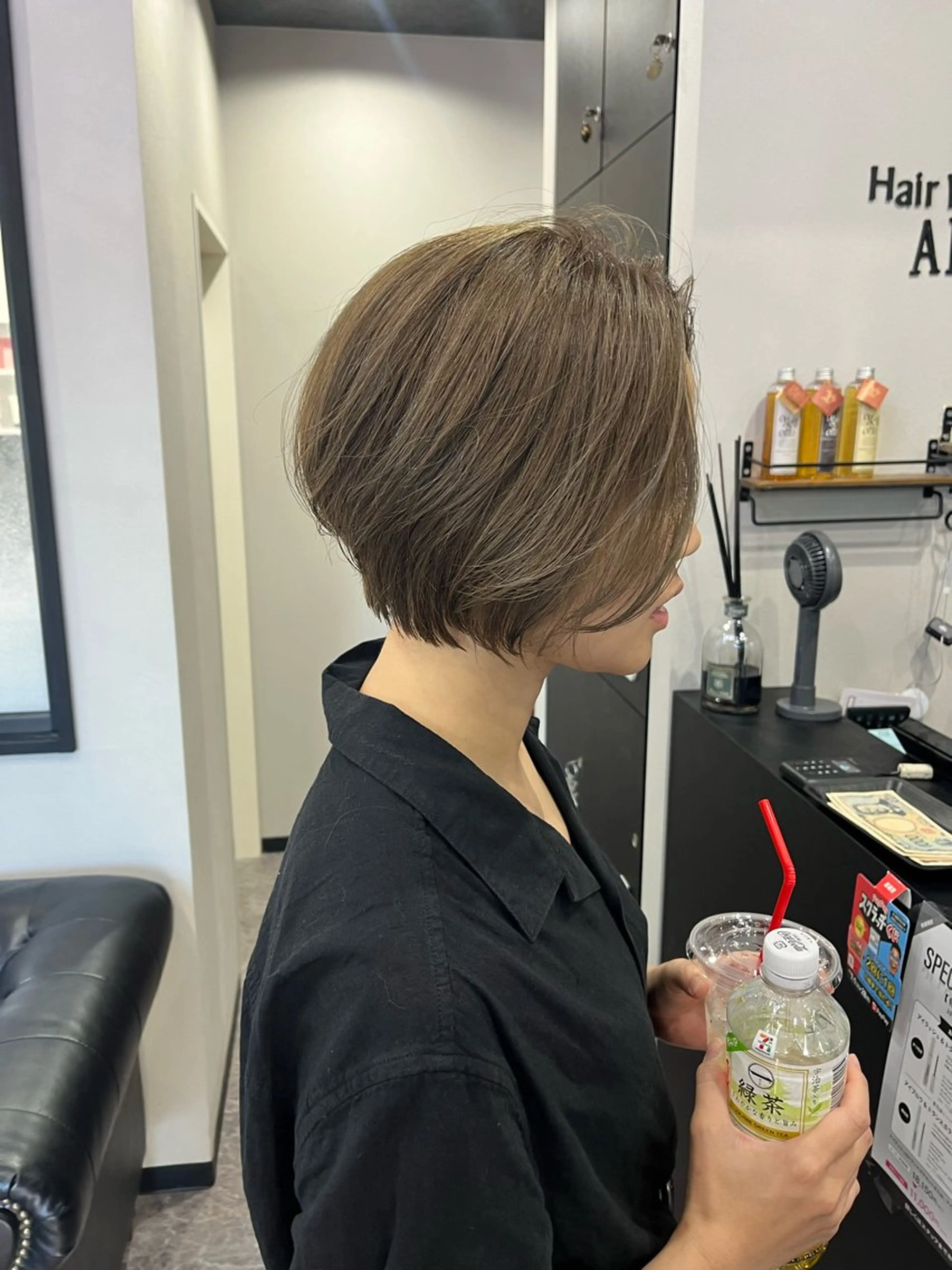 ショート カラー 友滝 真菜美のヘアスタイル