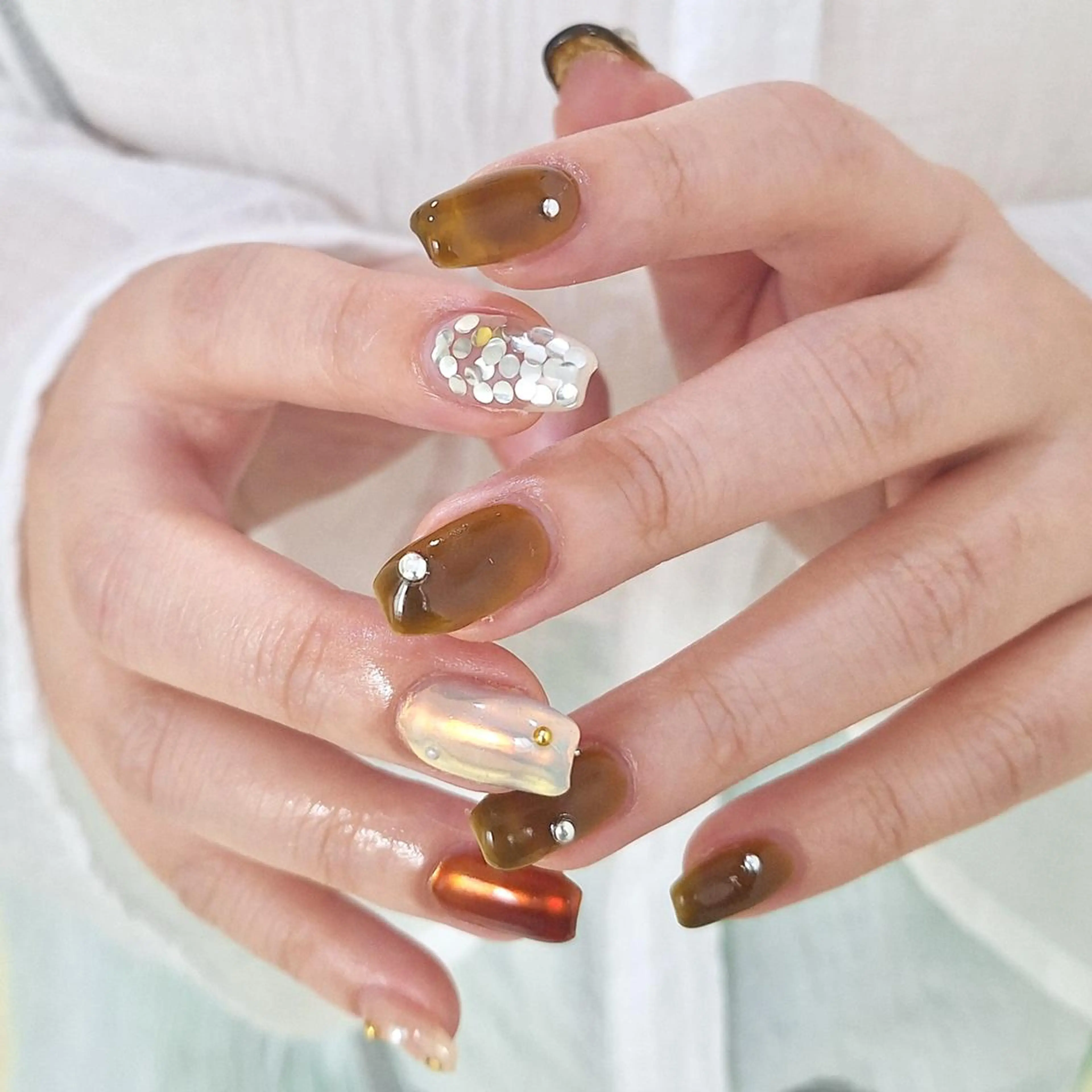 ネイル ジェルネイル 韓国ネイル ミラーネイル ニュアンスネイル ワンホンネイル nailstudio eviz新宿店のネイルデザイン