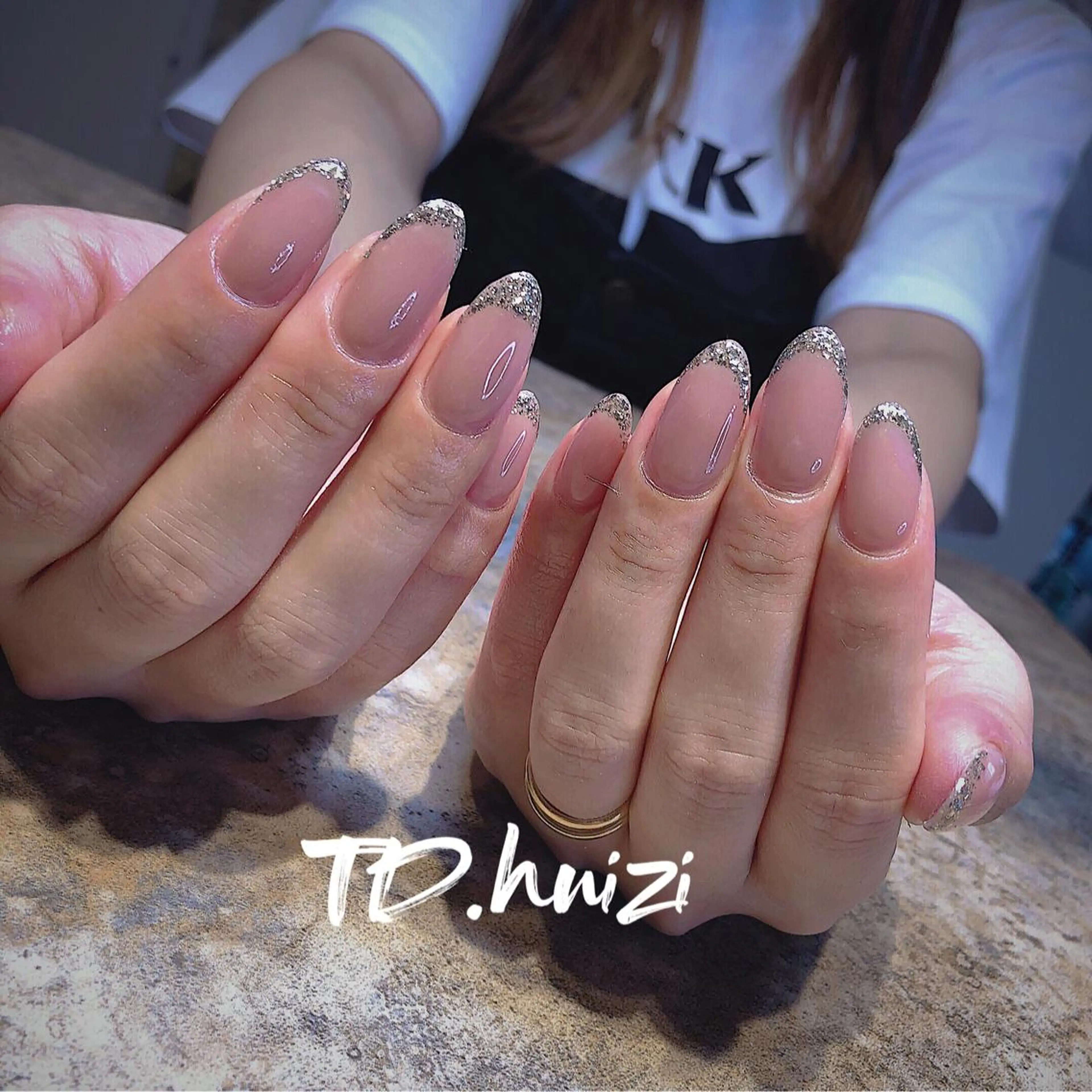 ミディアム めぐみのネイルサロン スタッフ練習のネイルデザイン