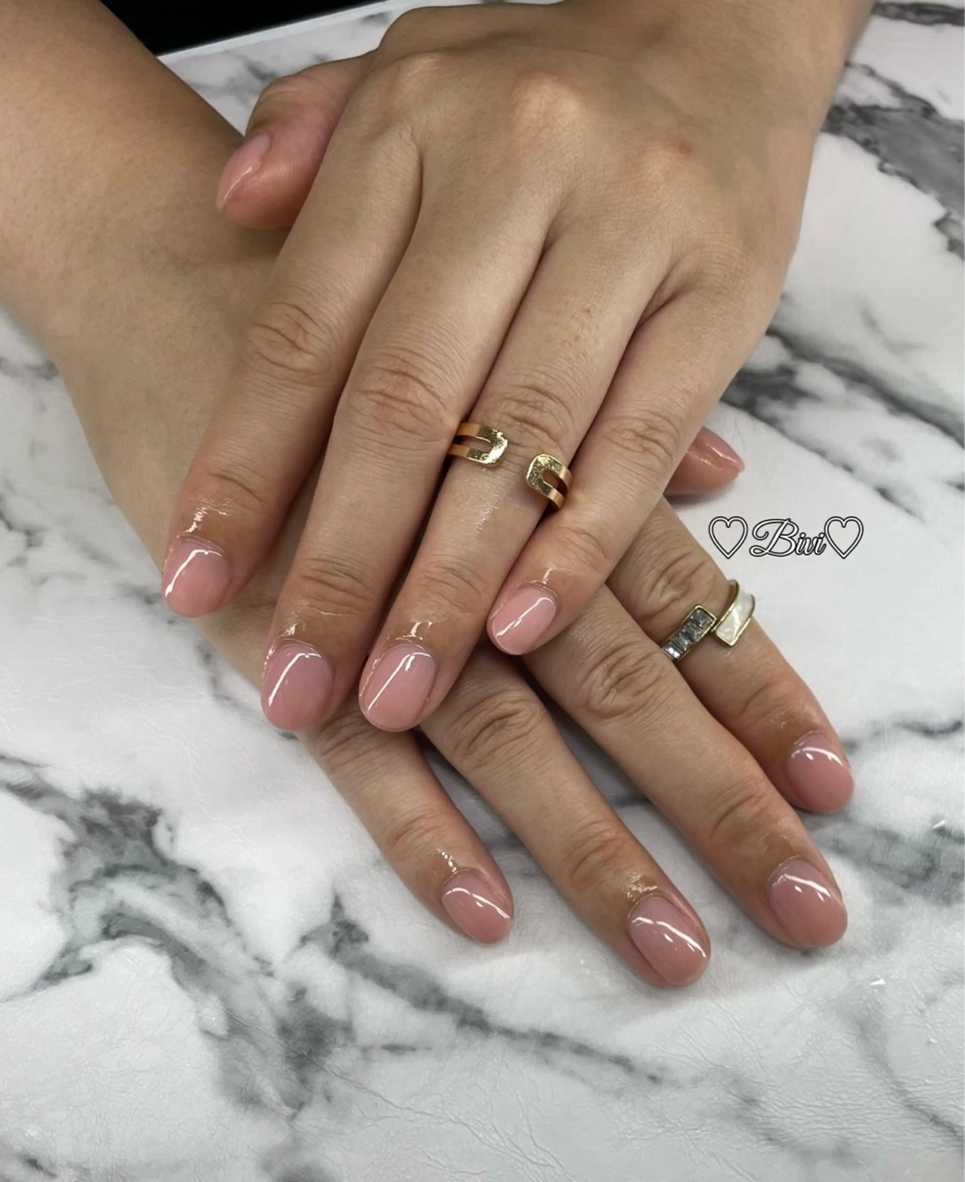 ネイル アートネイル フラッシュネイル ラメ(グリッター) オフィスネイル シルバー ♡Bivi♡自爪に 優しいネイルサロンのネイルデザイン