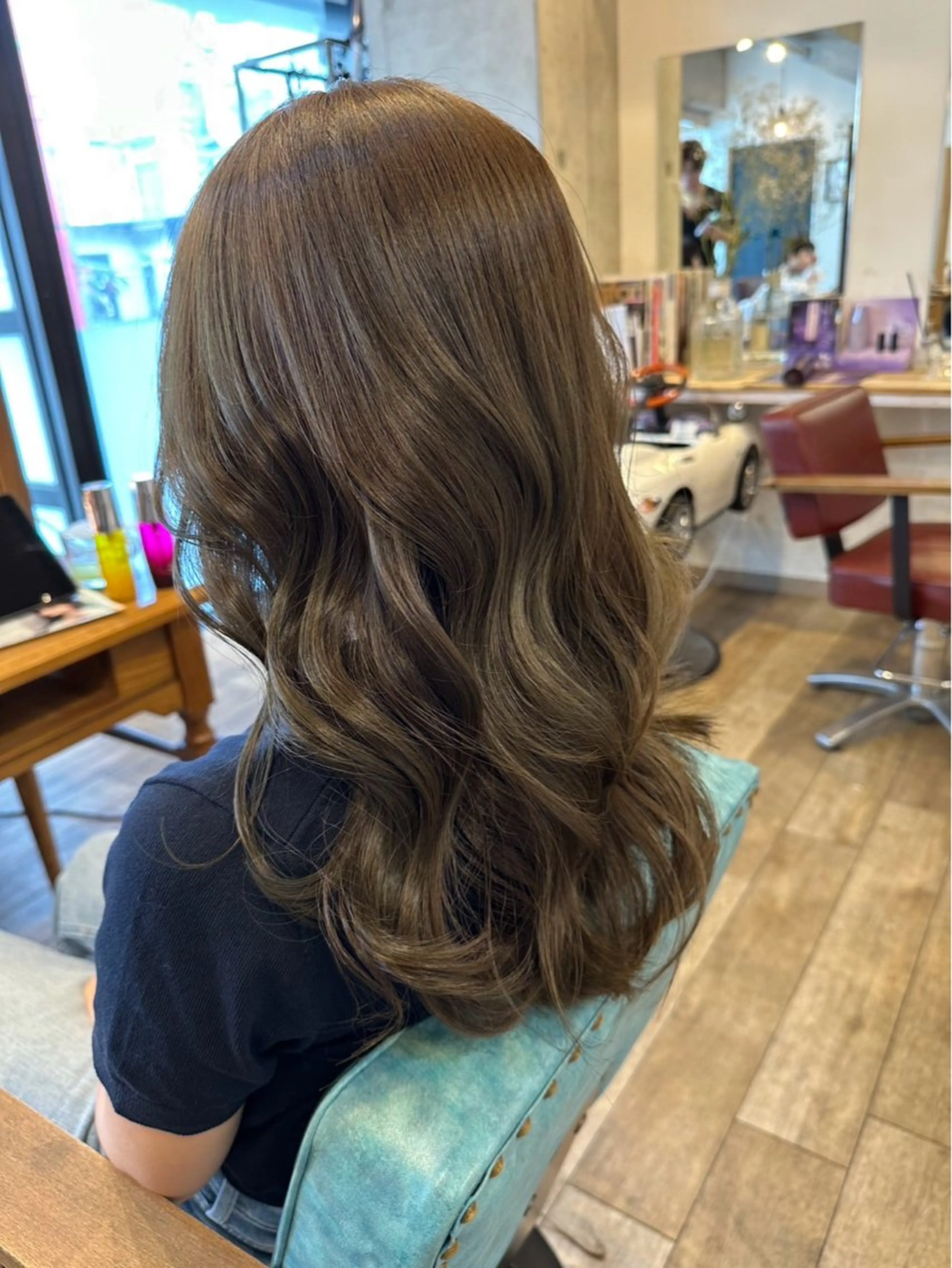 セミロング カラー Liere Muuのヘアスタイル