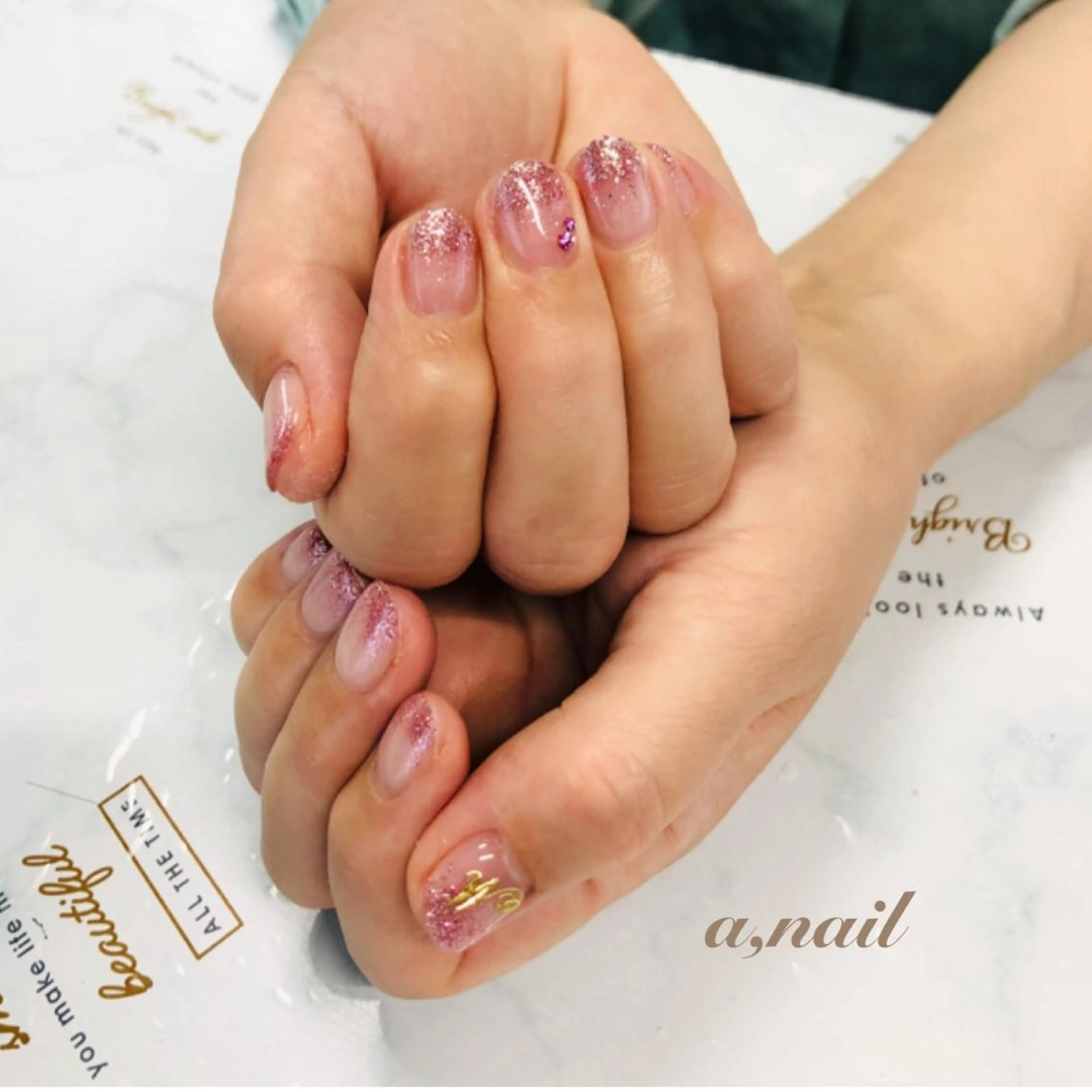 ネイル フットネイル ジェルネイル グラデーション ラメ(グリッター) ラメグラデーション ネイルサロン エーネイルのネイルデザイン