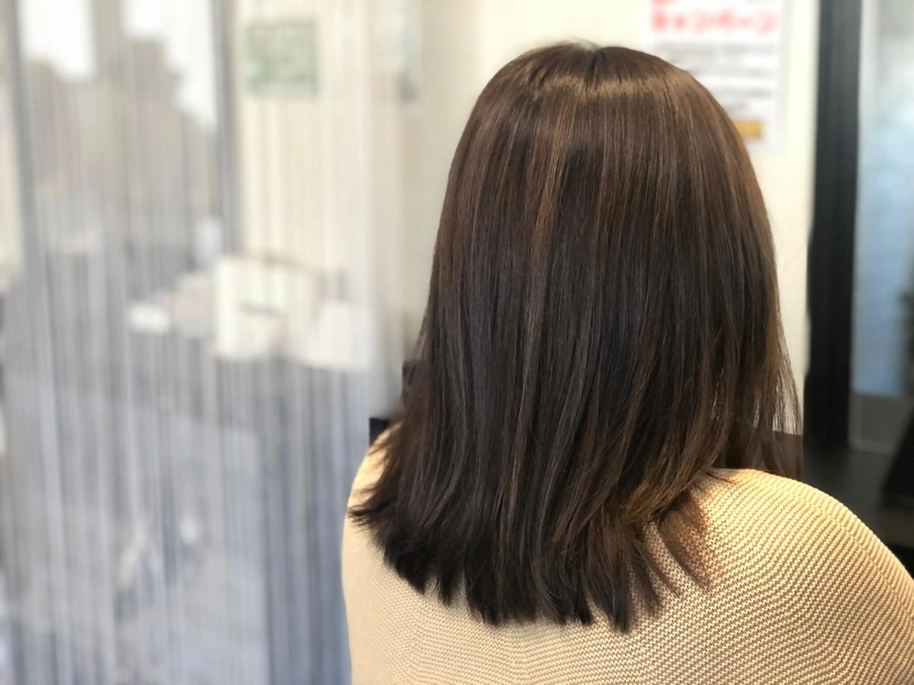 ミディアム カラー 若泉 真梨のヘアスタイル