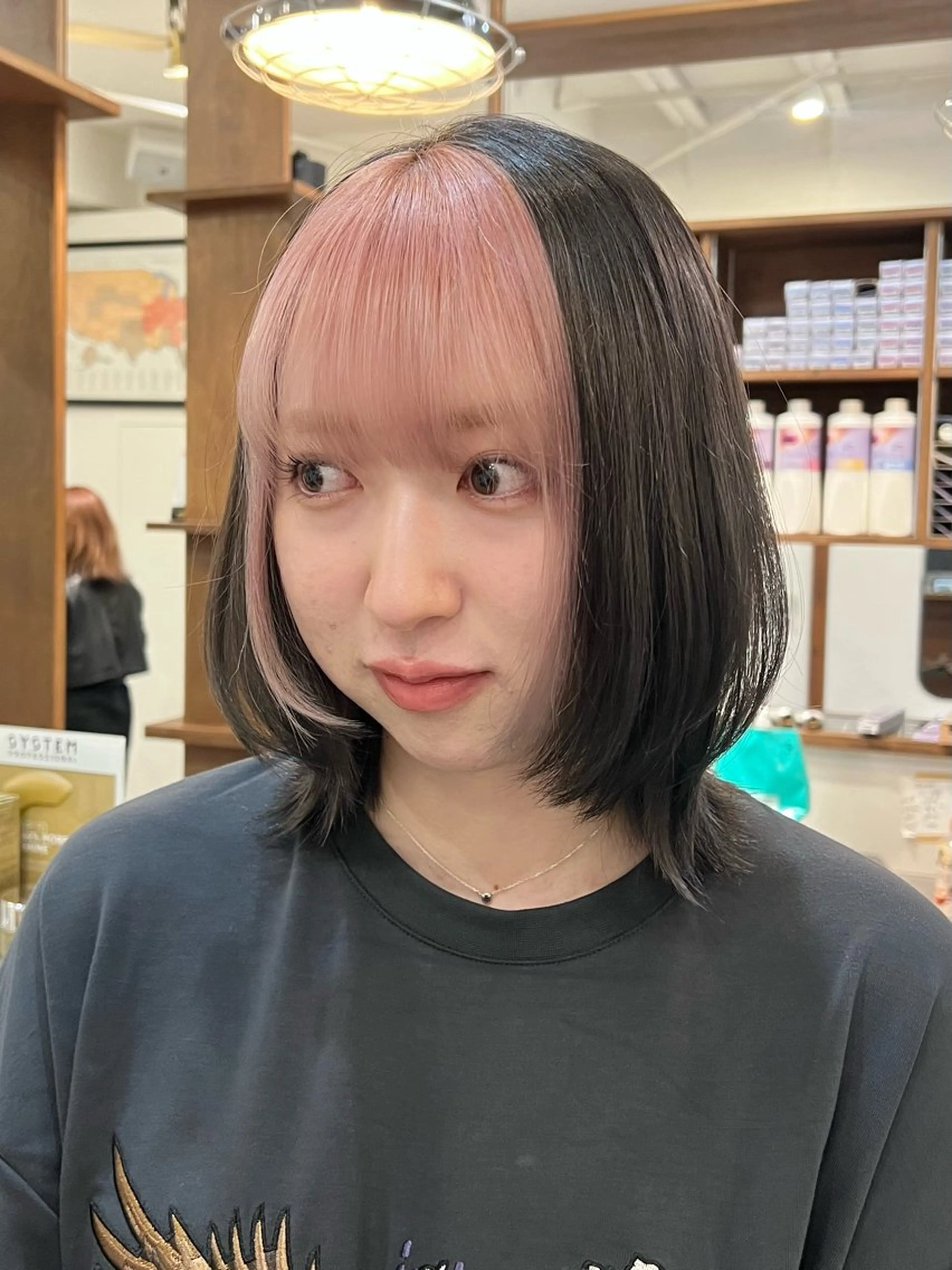 ミディアム カラー ミストバング ブリーチ  フェイスフレーミング ヘアカラー トリートメント Ami ブリーチ/ハイトーンのヘアスタイル