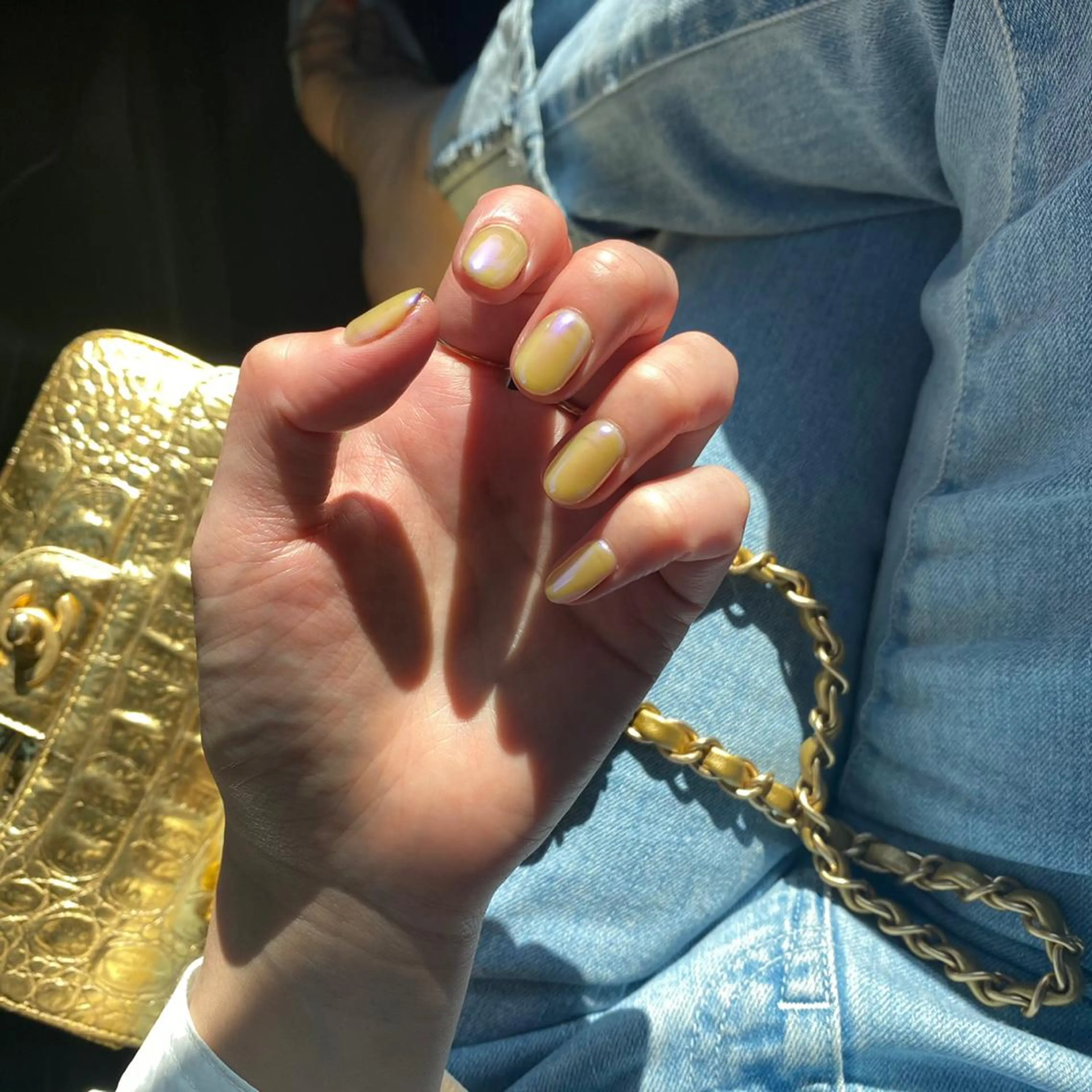 ネイル オーロラネイル グリーン 黄色 nail salon naroのエステ・リラクイメージ