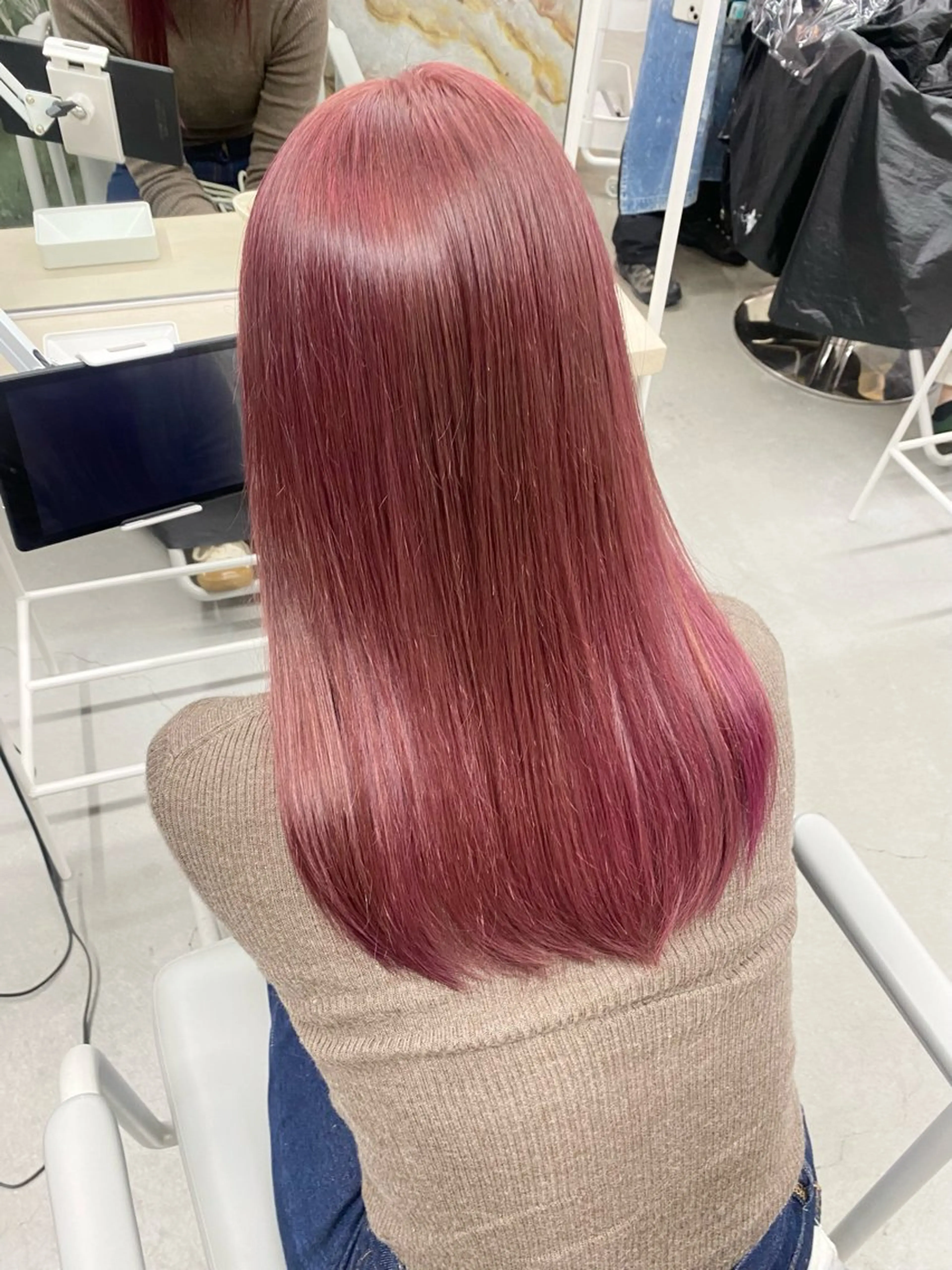 セミロング カラー ヘアカラー qulim所属・前橋 姫奈のヘアスタイル