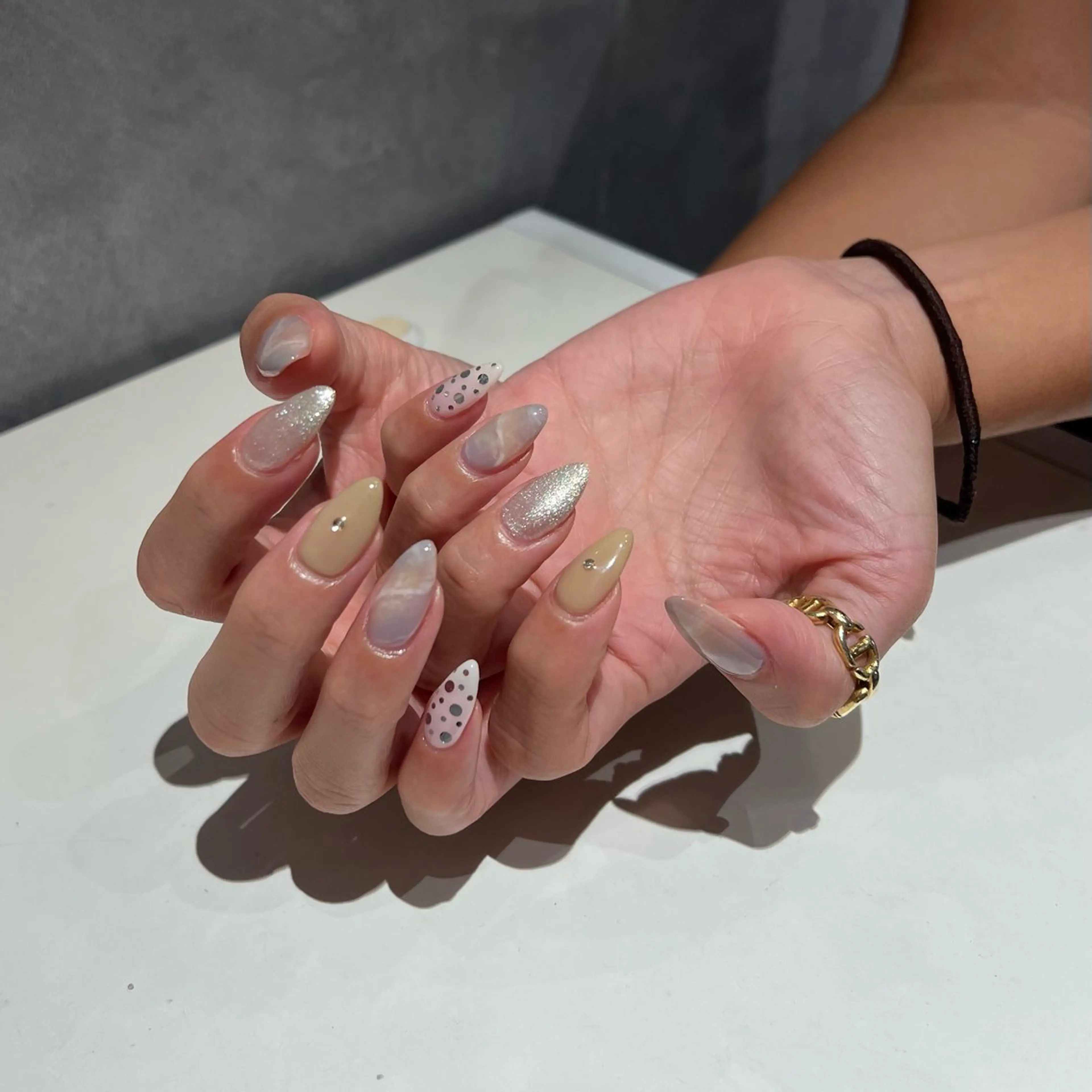 ネイル ハンドネイル 高橋 麻里子のネイルデザイン