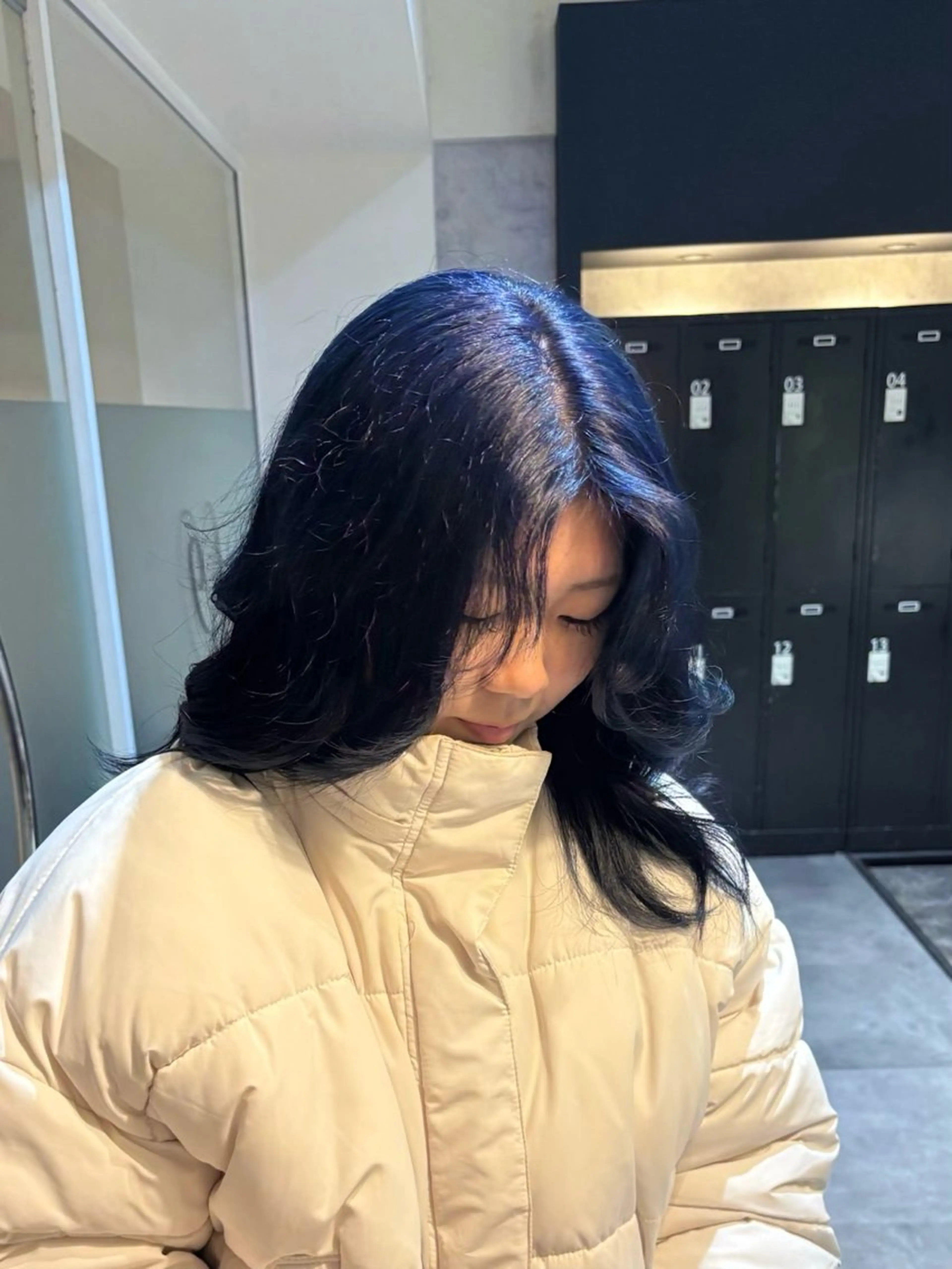 セミロング カラー 黒髪 ブルーカラー ブルーブラック 韓国風ヘア レイヤー sala 推しカラー職人🎀のヘアスタイル