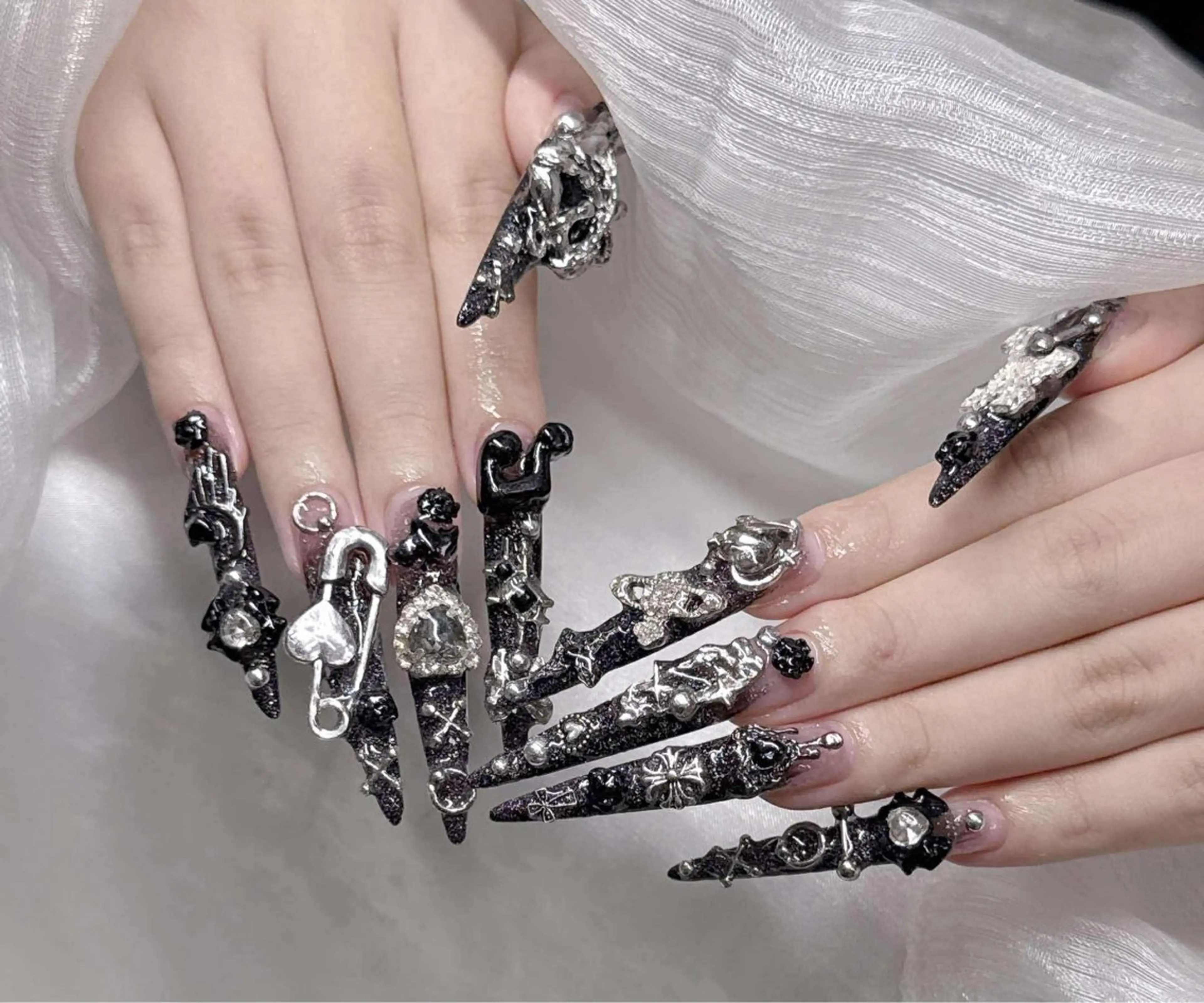 ネイル ハンドネイル Lee Nailsのネイルデザイン