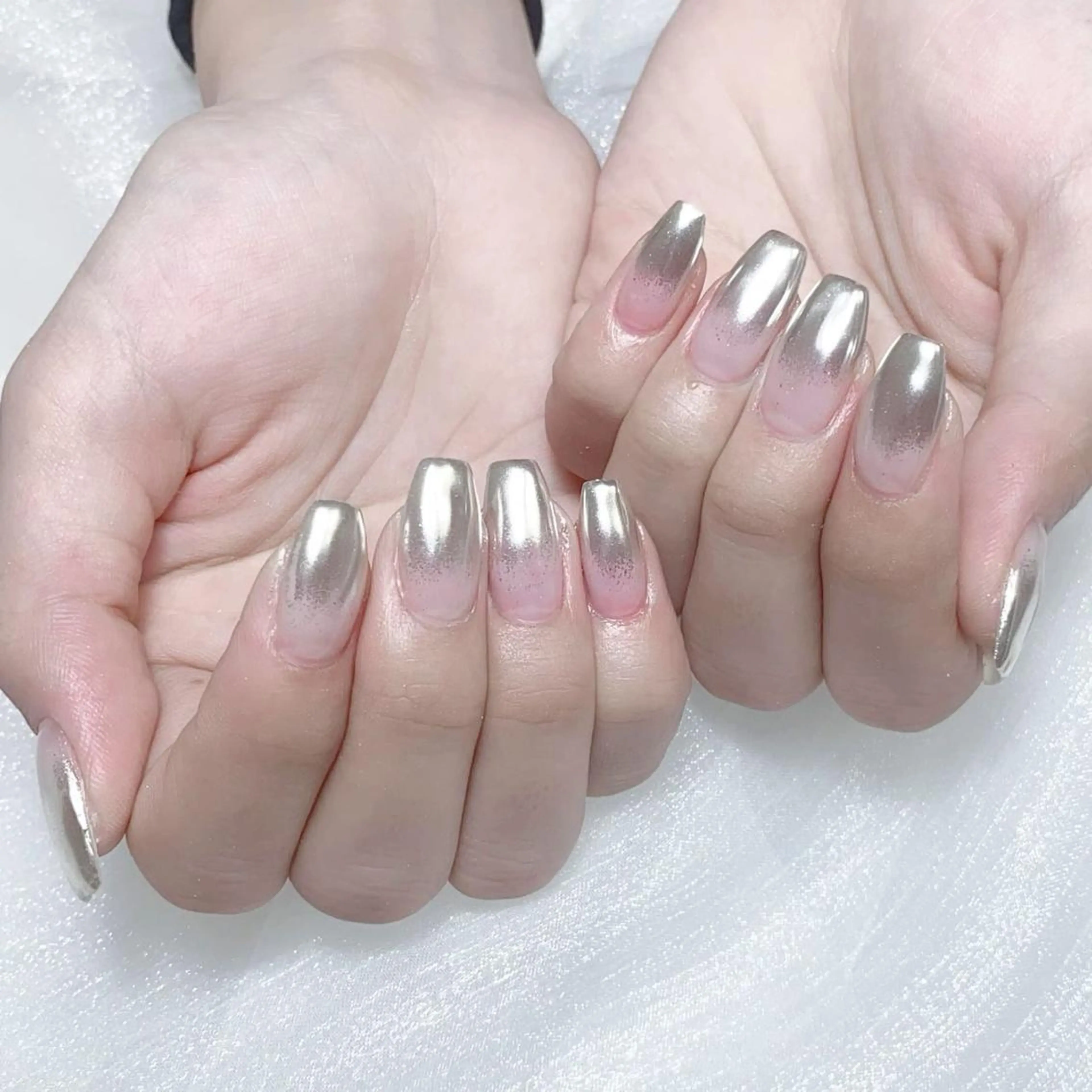 ネイル グラデーション ミラーネイル ハンドネイル Nail salon 木にいるのネイルデザイン