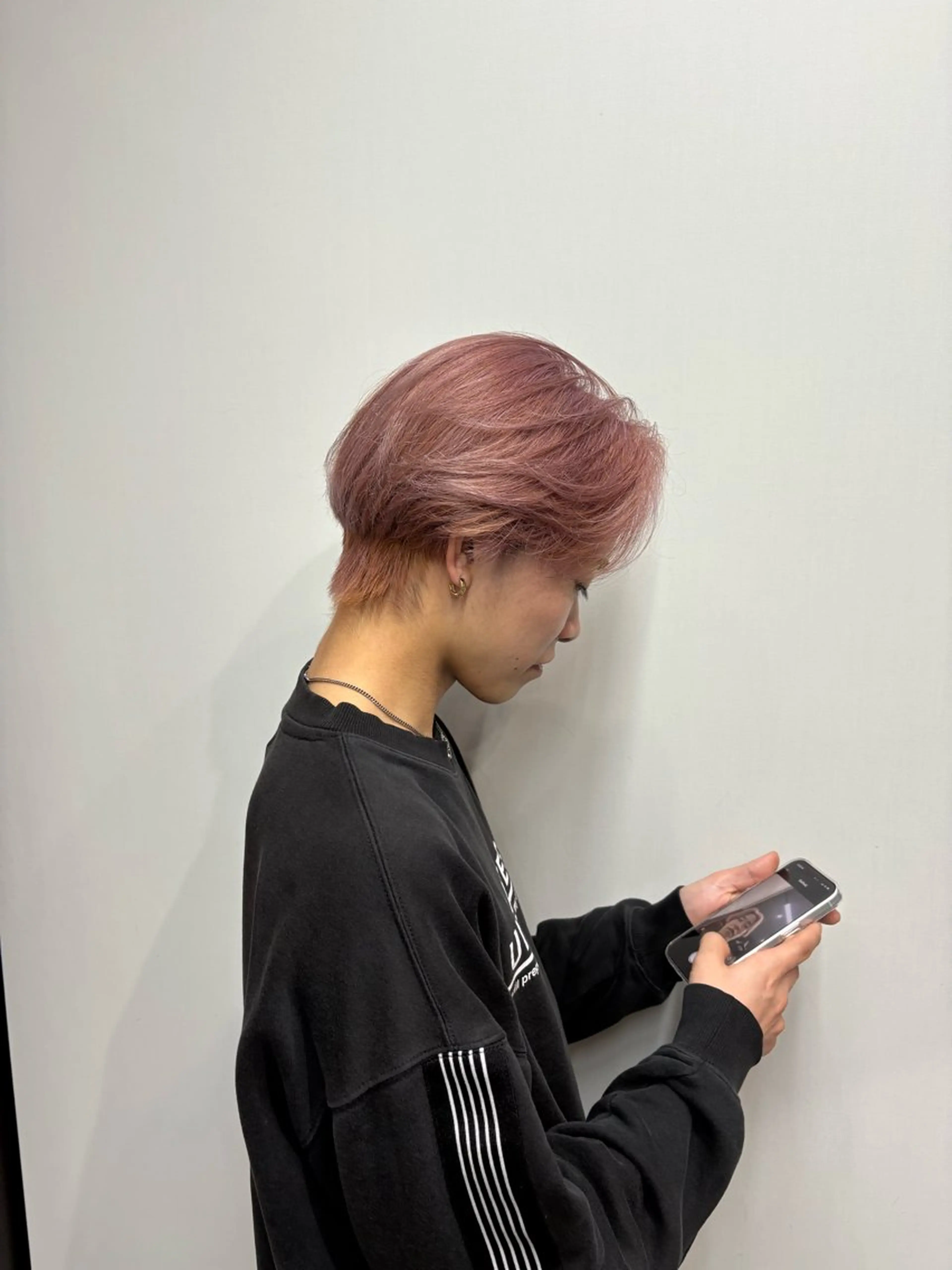 カラー メンズ メンズブリーチ ベージュカラー ブリーチ ピンクカラー ピンクベージュ ヘアカラー 藤田 陽菜乃のヘアスタイル