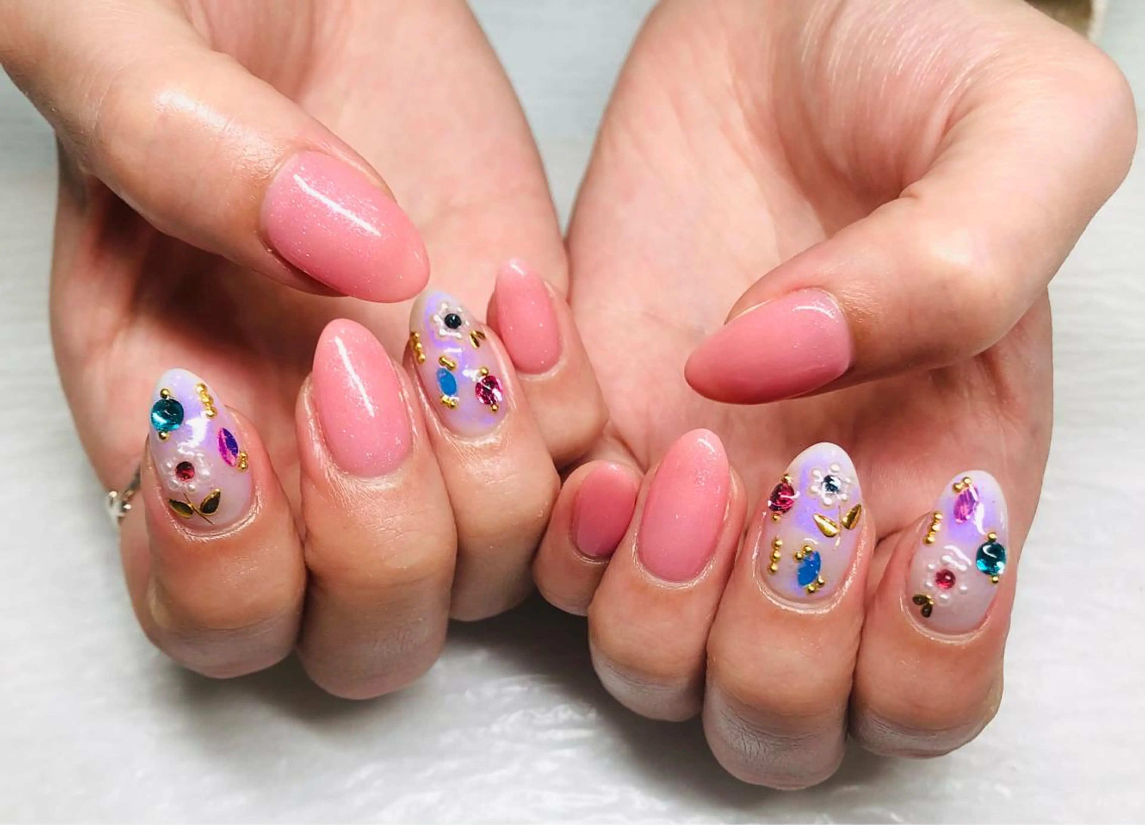 ネイル キラキラネイル 持ち込み ストーンネイル いちじゅう あおいのネイルデザイン