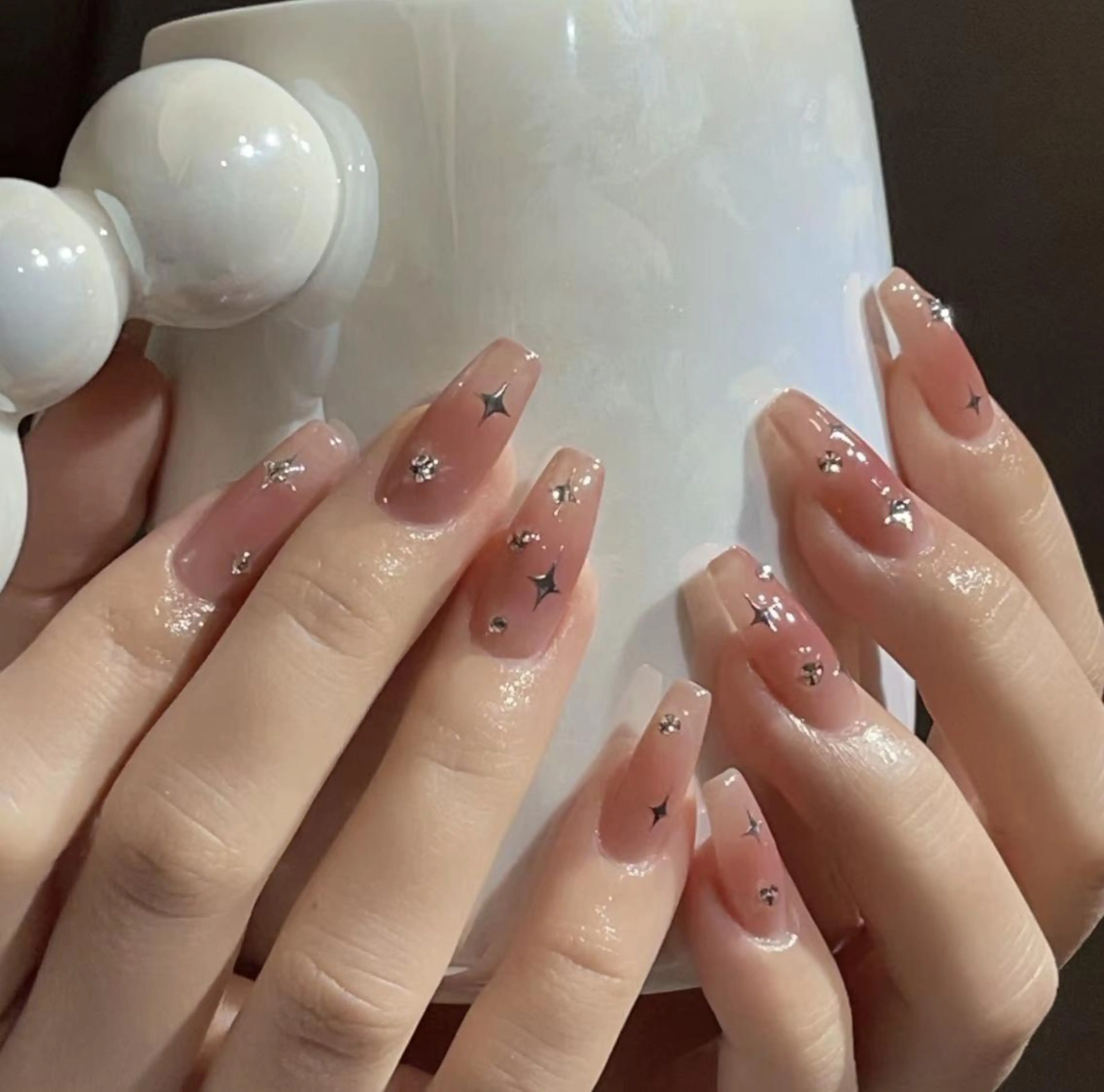 ネイル アートネイル 長さ出し ネイルチップ Queens momoのネイルデザイン