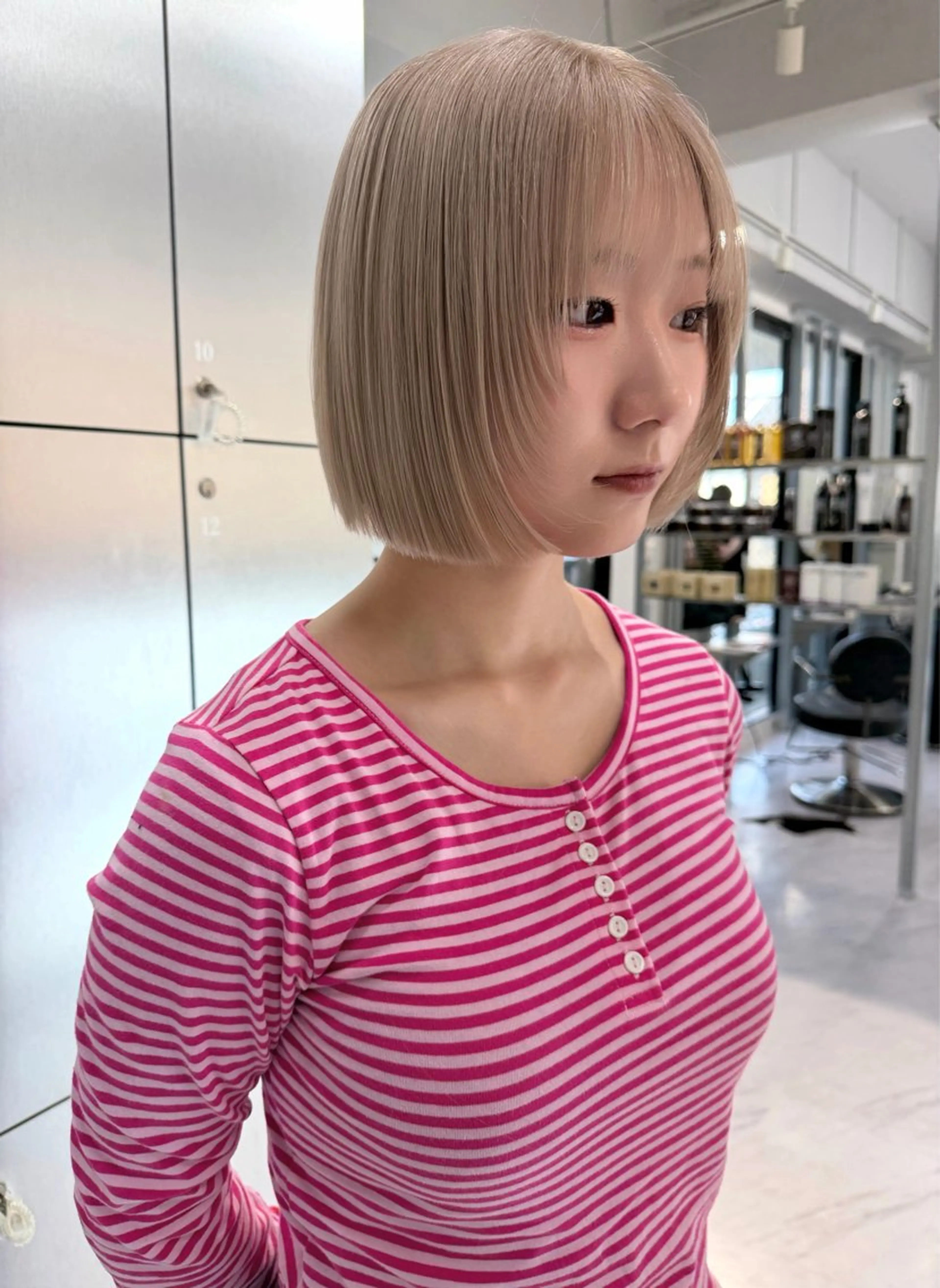 ショート カラー ベージュカラー ブリーチ ケアブリーチ デザインカラー ダブルカラー カット ヘアカラー トリートメント TATSUブリーチ/ ミルクティーベージュのヘアスタイル
