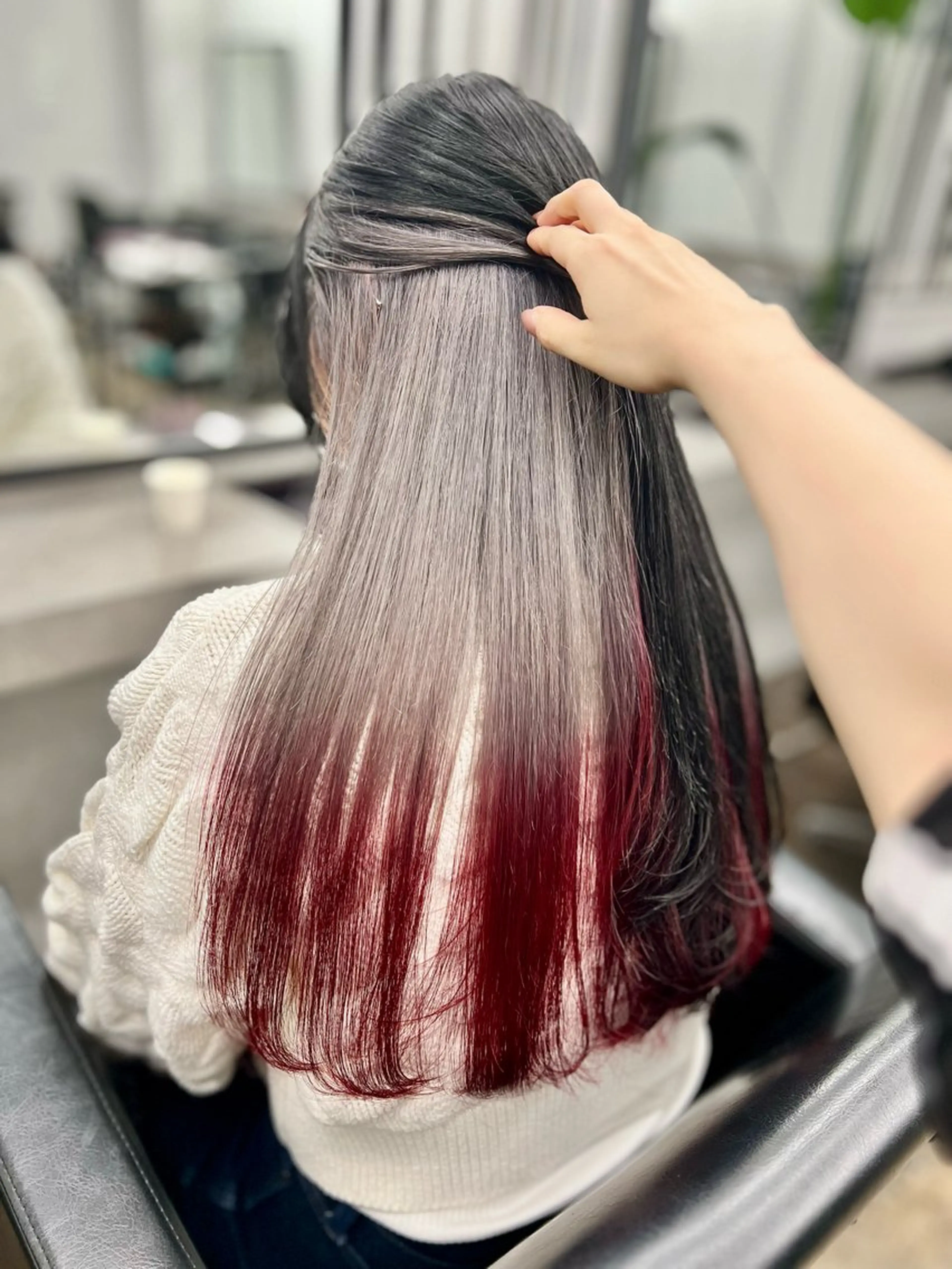 ロング カラー インナーカラー レッドカラー カット ヘアカラー 透明感カラー特化🫧 ADLLA.栗原🦋のヘアスタイル