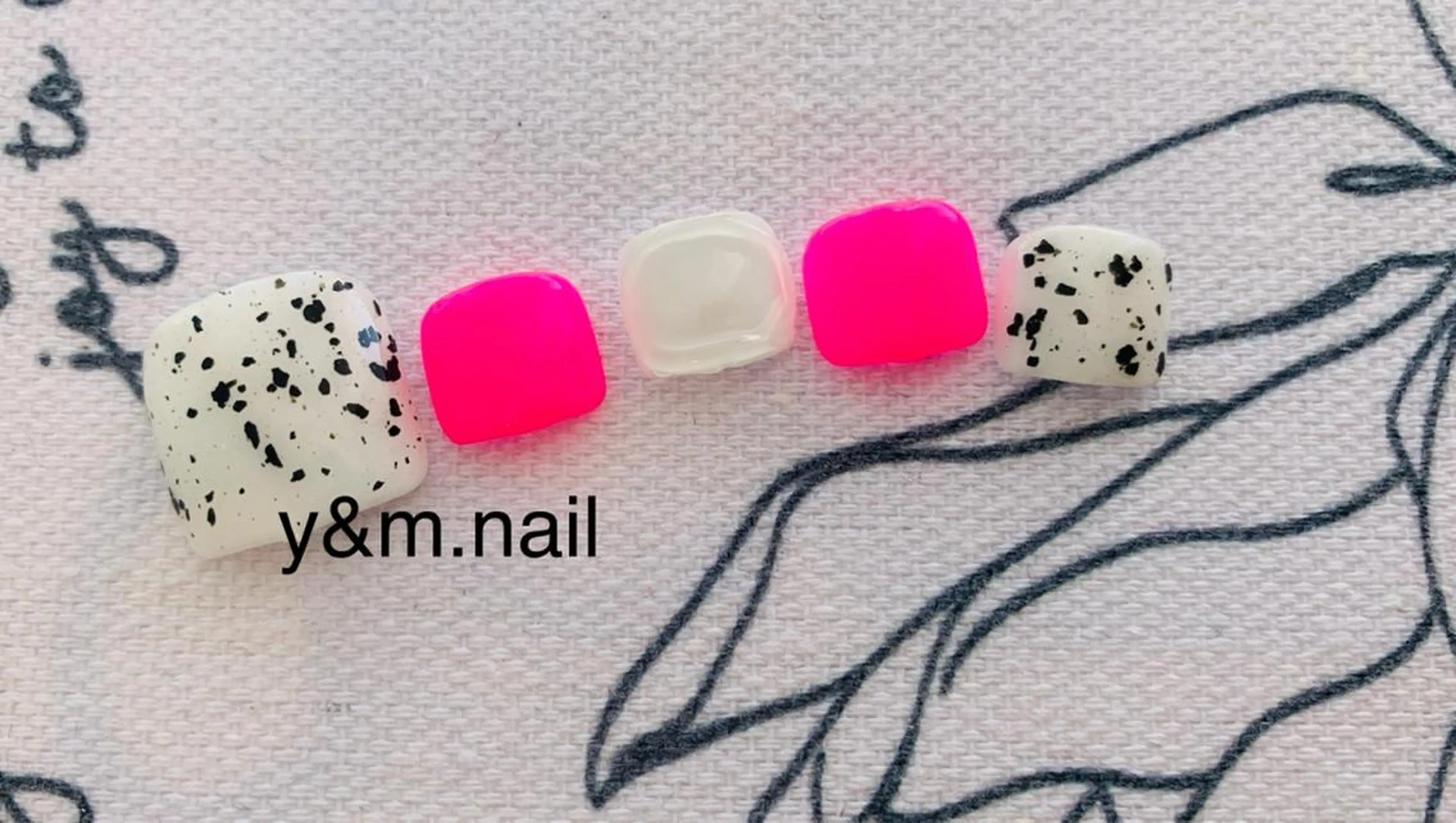 ネイル Ui_Amor (パラジェル)のネイルデザイン