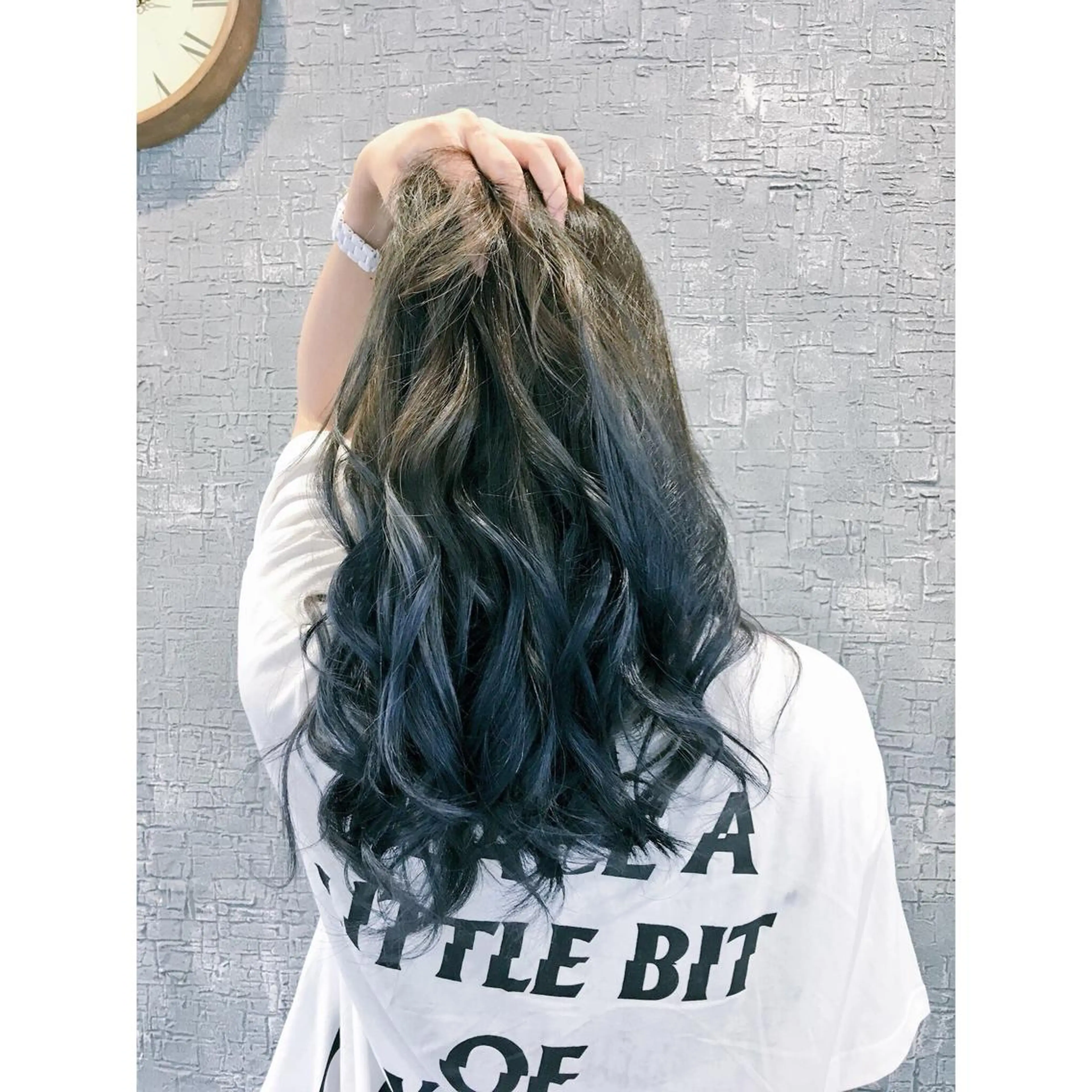 ケアブリーチ込みグラデーションカラー(フル)の写真