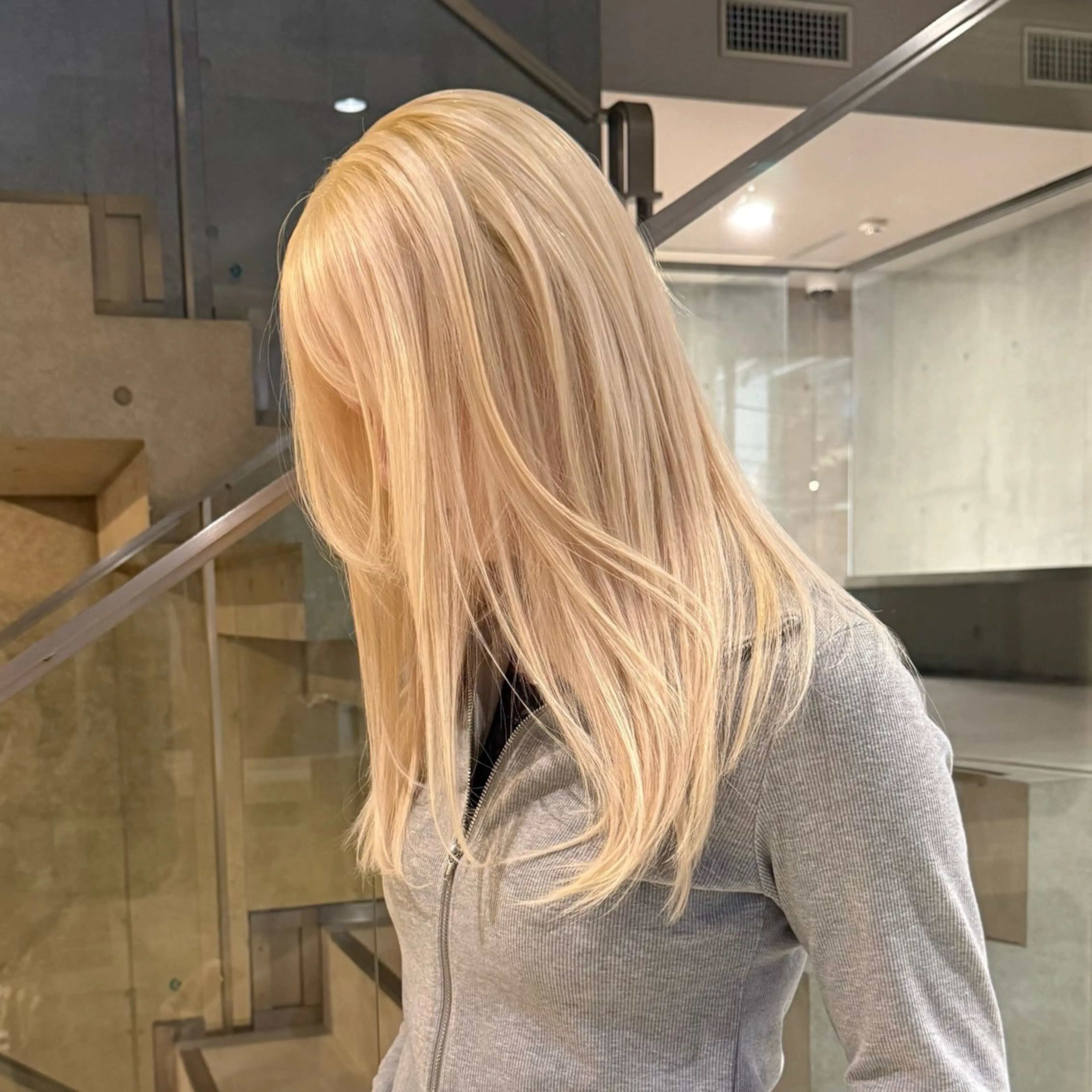 カラー RINA .のヘアスタイル