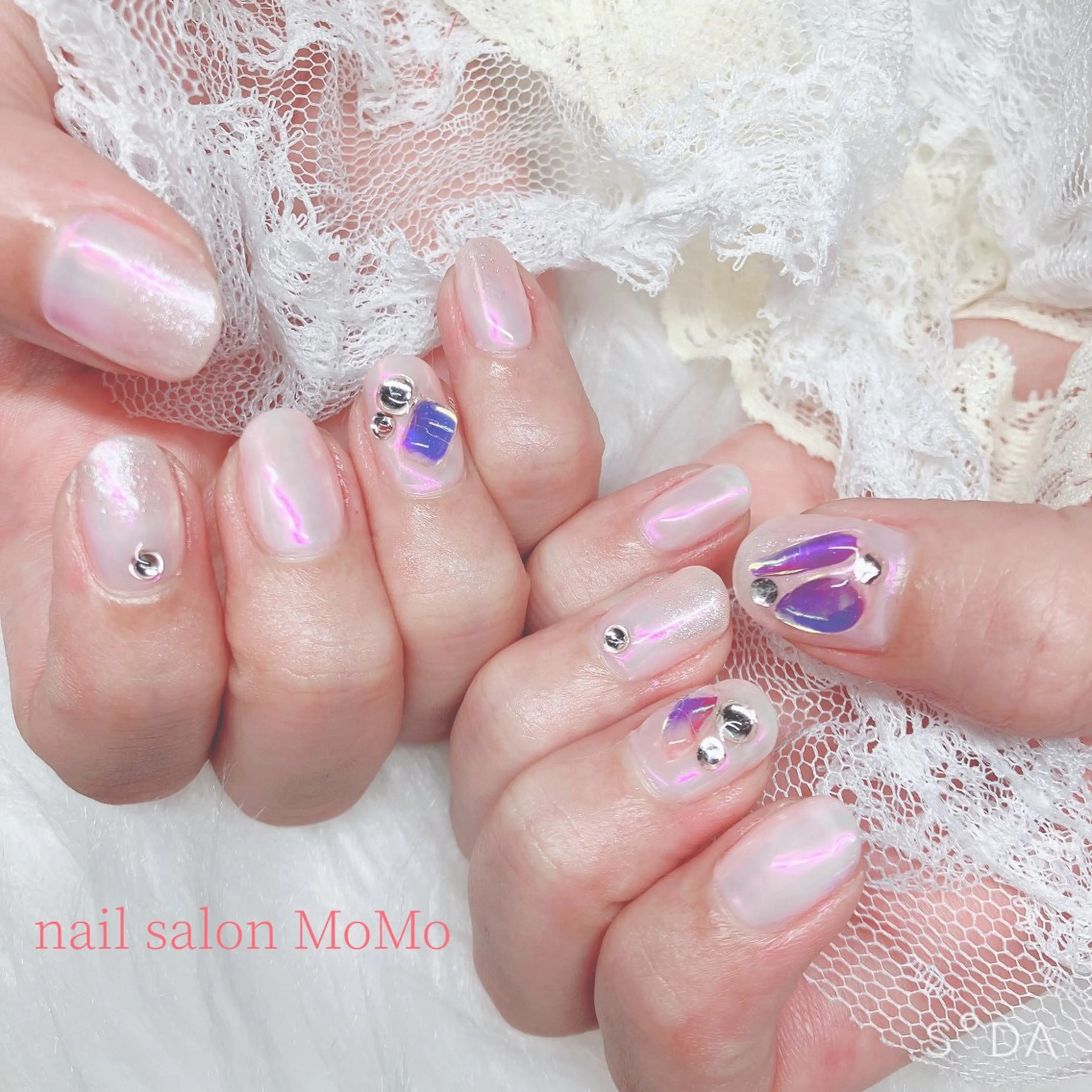 ネイル オーロラネイル ミラーネイル ストーンネイル nail salon MoMoのネイルデザイン