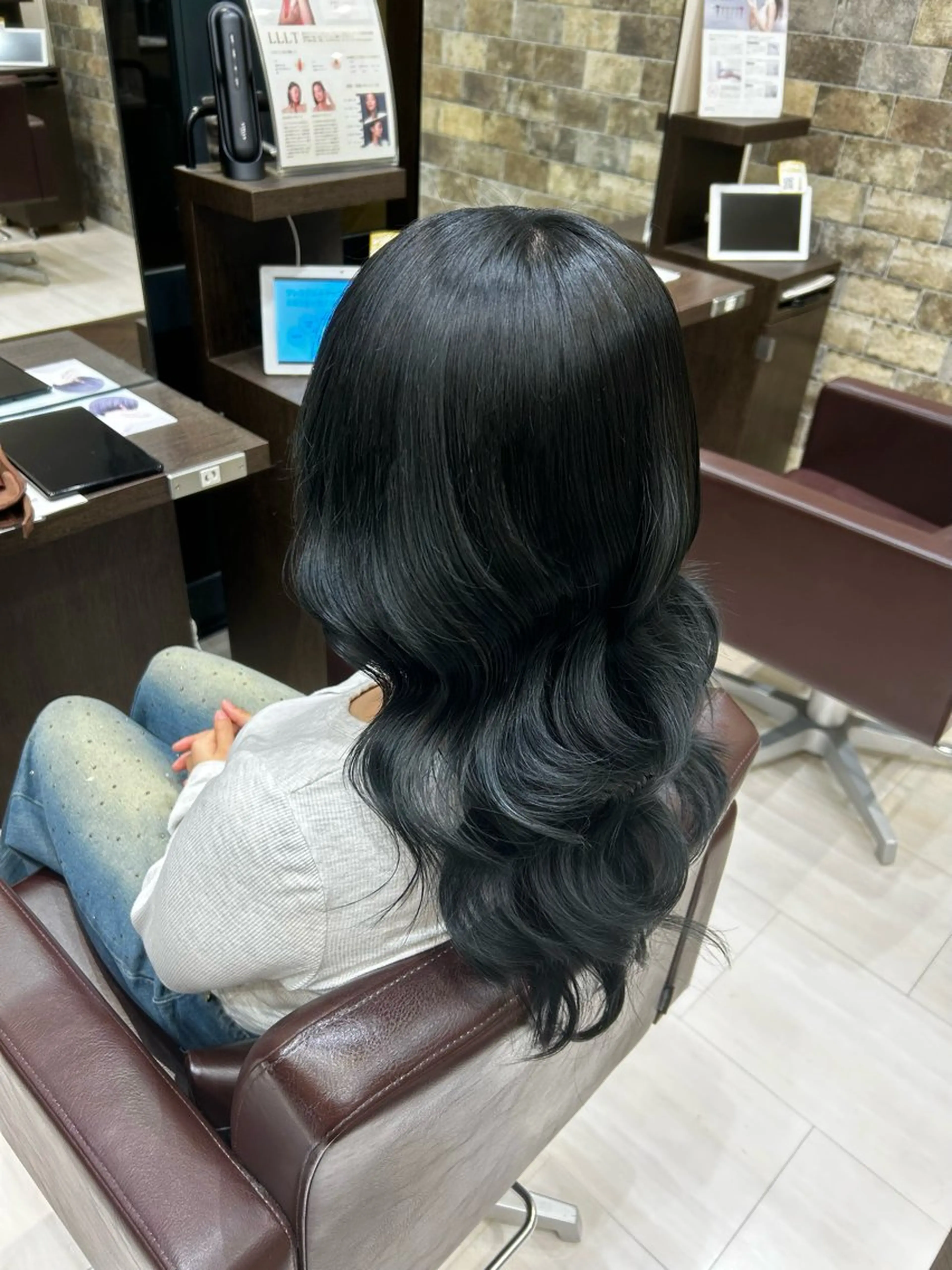 ロング tomoe 🫧透明感カラーのヘアスタイル